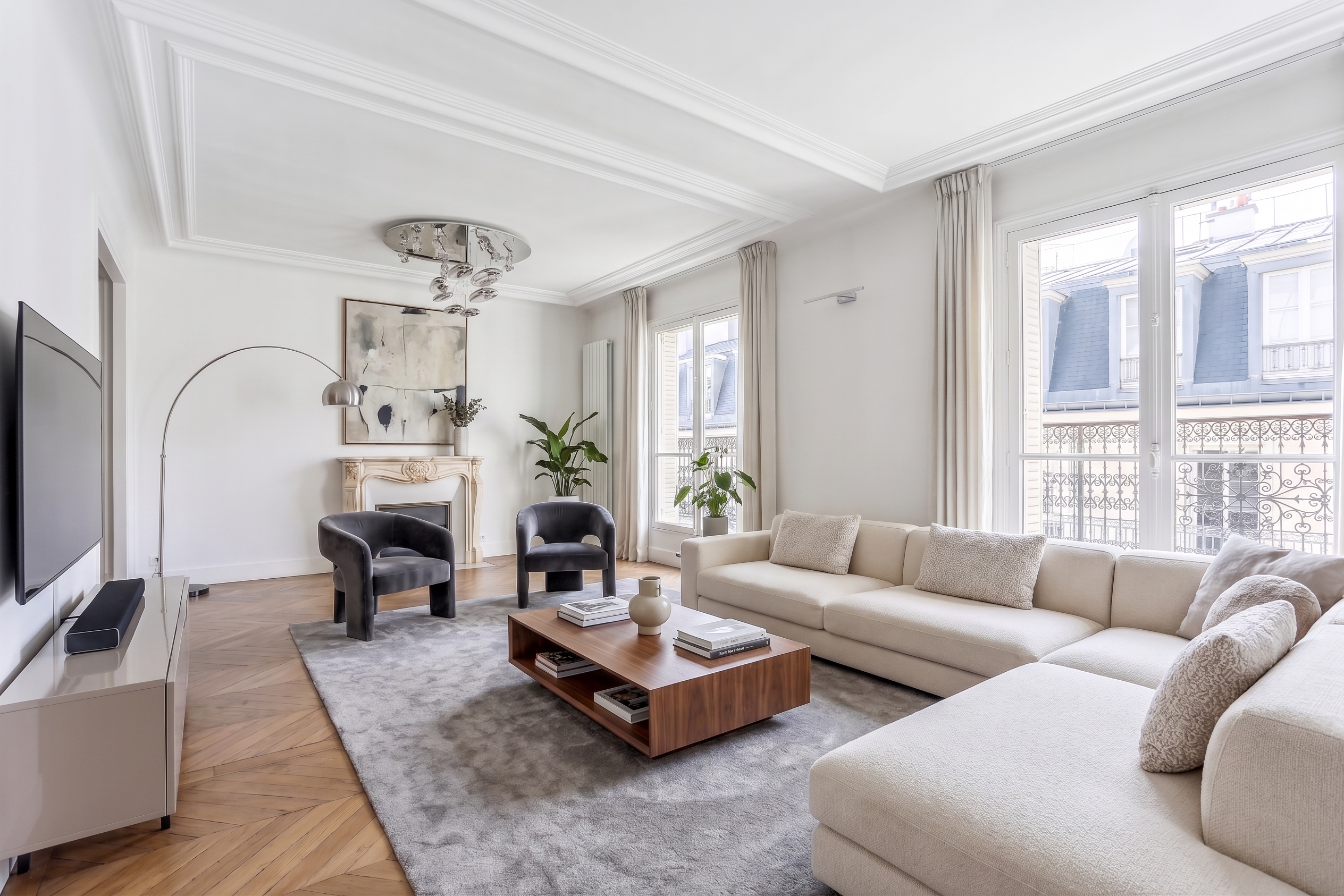 Bright top-floor duplex – Saint-Philippe-du-Roule
