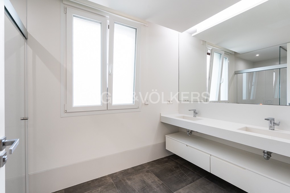 Brand new luxurious flat in Colón Street