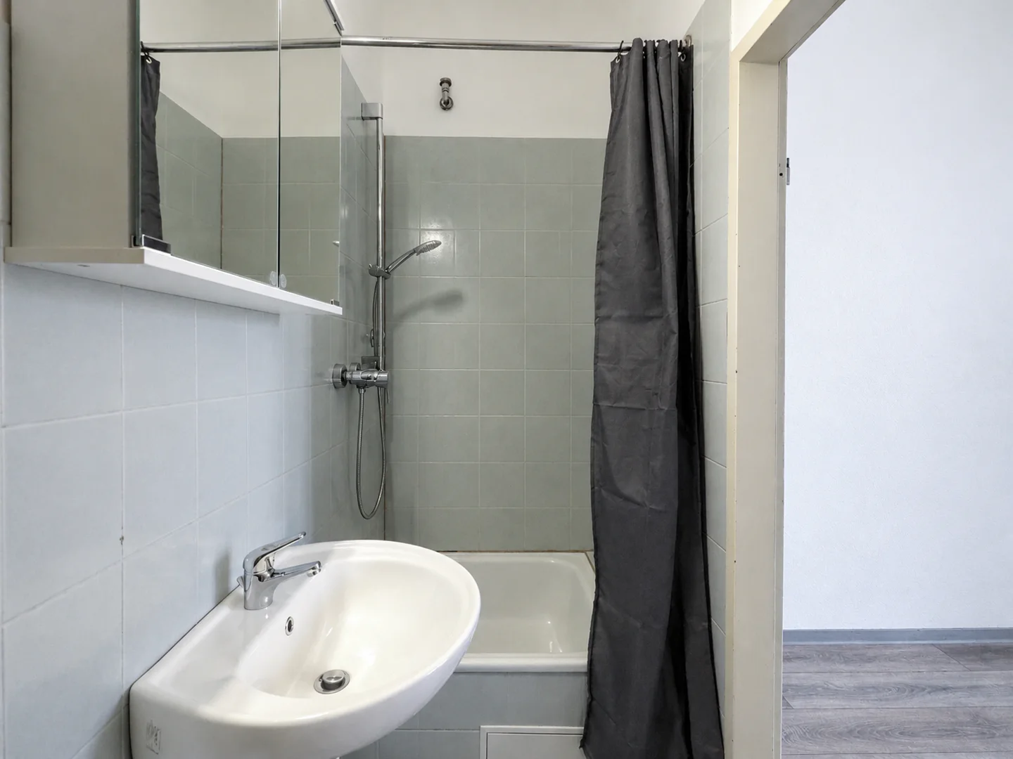 Kompaktes Atelier-Apartment in zentraler Lage von Saarbrücken – optional mit Tiefgaragenstellplatz - Photo 5
