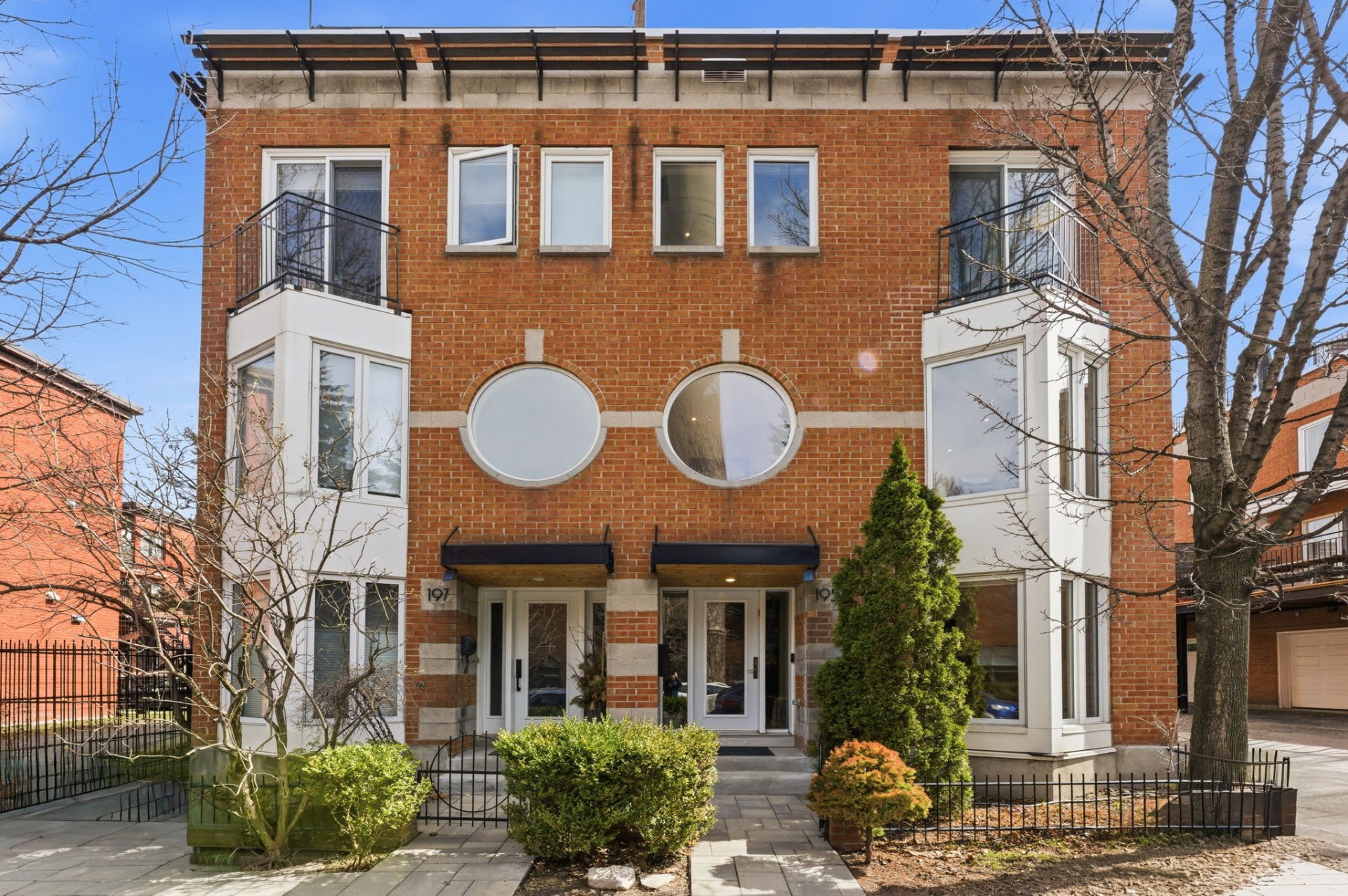 Desirable location , large Townhouse next to the Canal