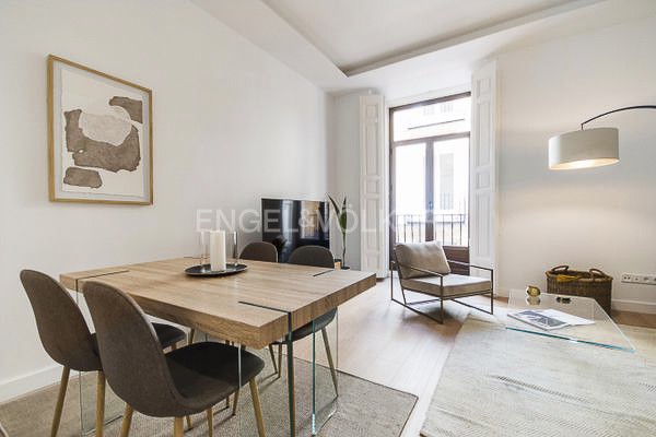 Magnificent property with luxury renovations and 3 balconies in a prime location in Sol