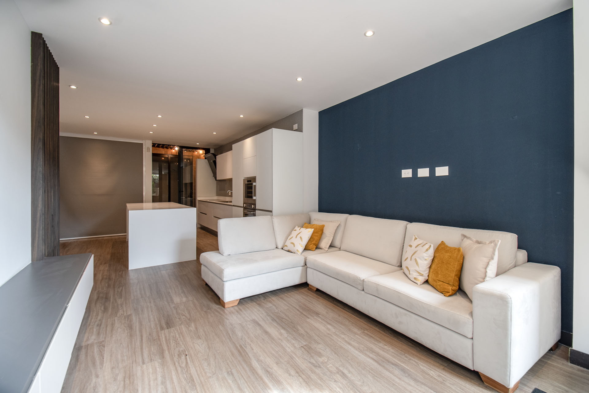 Moderno apartamento con terraza para venta en Santa Paula