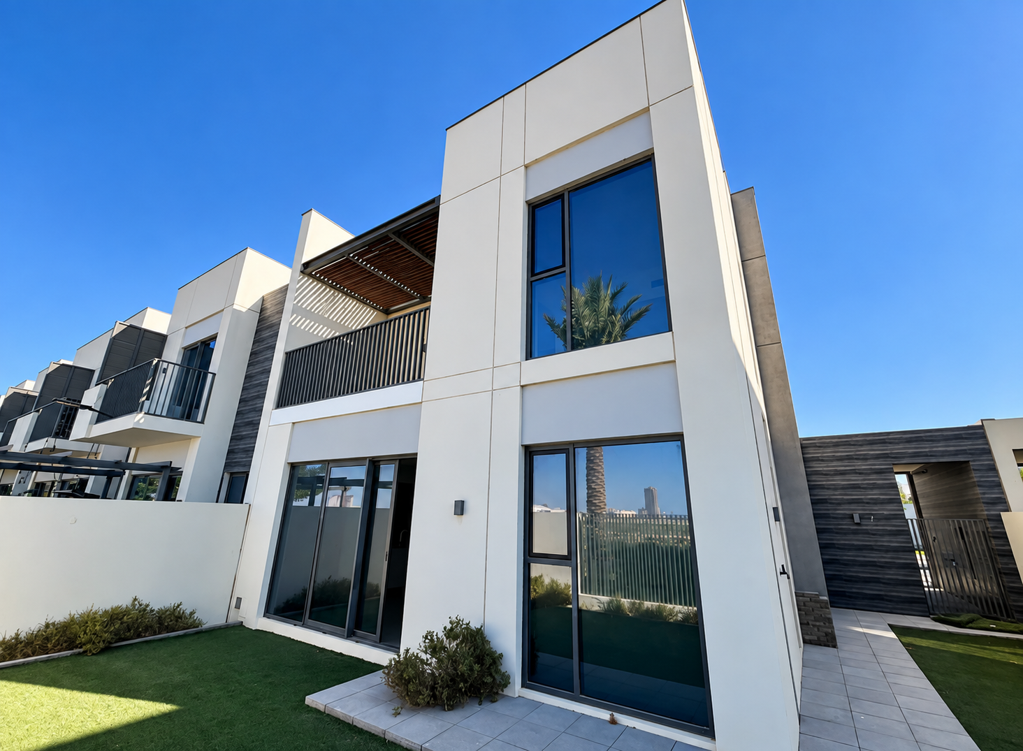 Single Row | Landscaped Garden | Green Belt