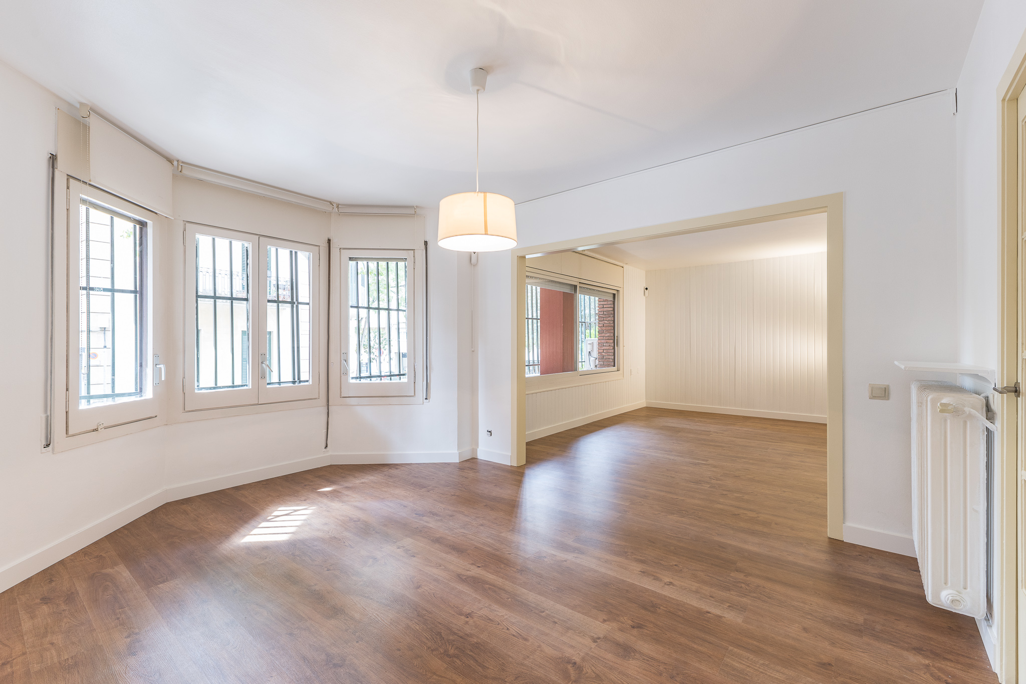 Comfortable, outward-facing apartment on a quiet street in Tres Torres