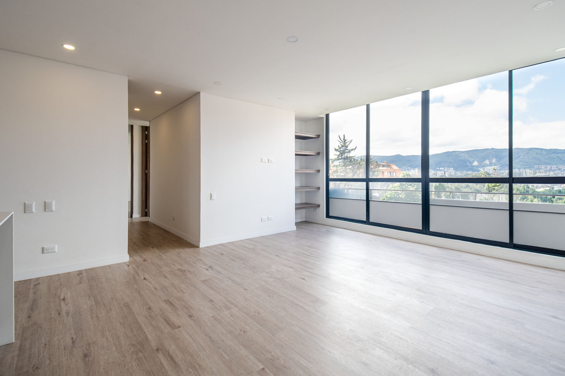 Moderno apartamento con balcón para estrenar para venta en Sotileza