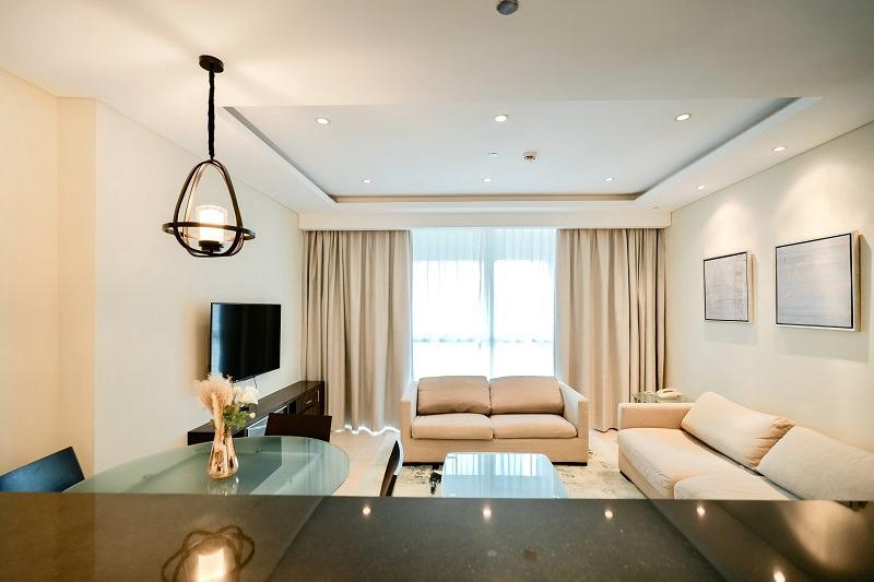 High Floor I Furnished I Upgraded I Lake View