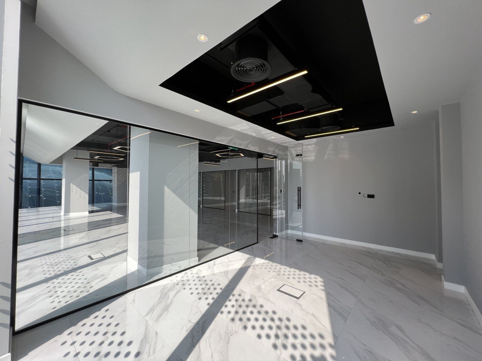 Open Space | High End Fitout | Vacant Soon