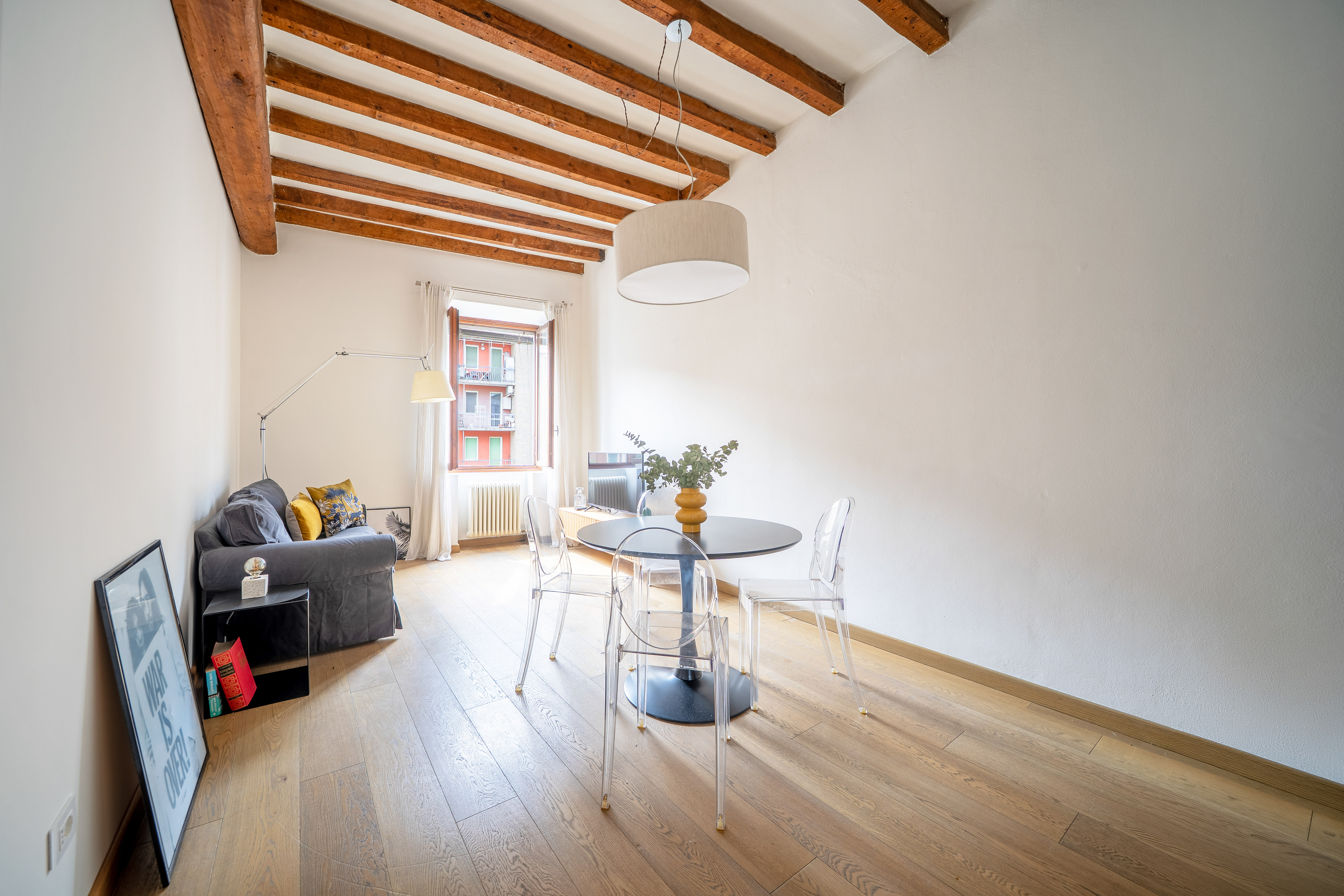 Bright renovated three-room apartment