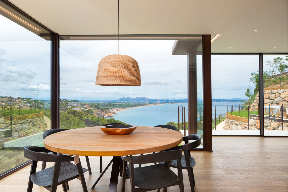 Exclusive new-build villa with Mediterranean views
