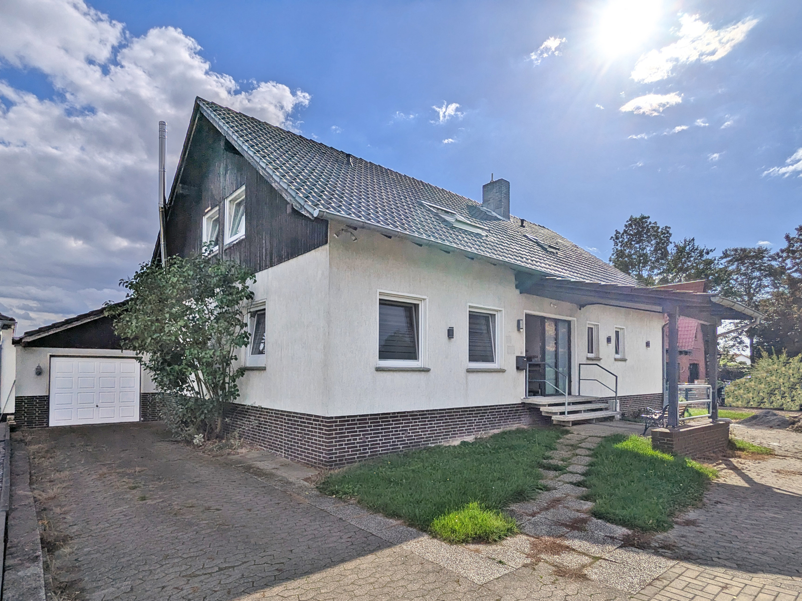 Modern und familienfreundlich – renoviertes Einfamilienhaus mit großem Garten