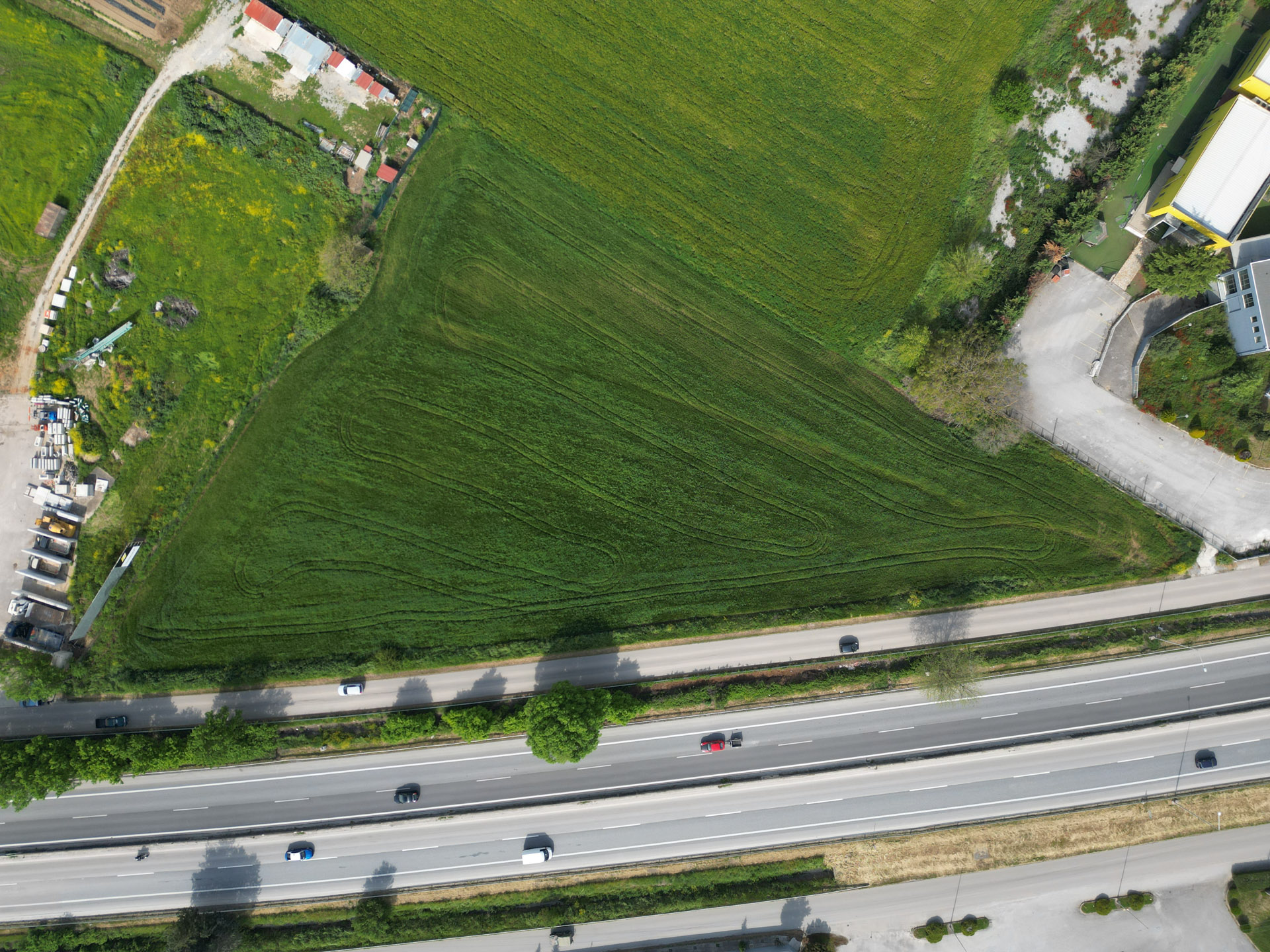 A prime and buildable plot of land in the Airport area
