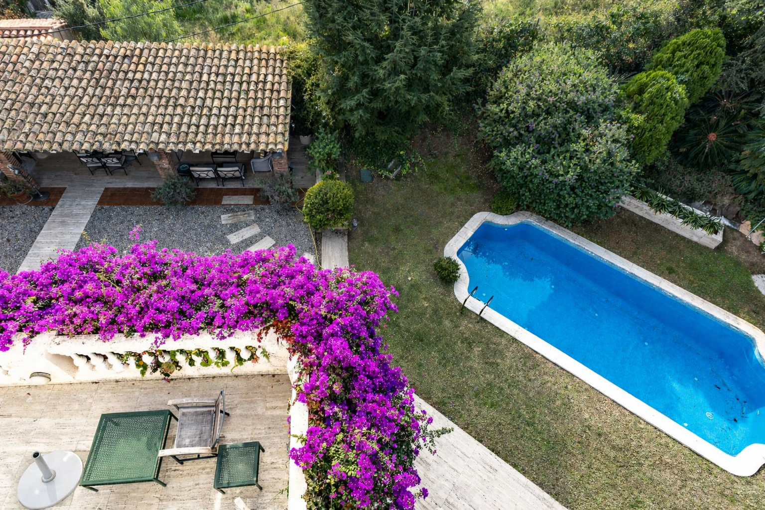 Spektakuläre renovierte Villa mit Pool, Garten und Meerblick im Zentrum von El Masnou