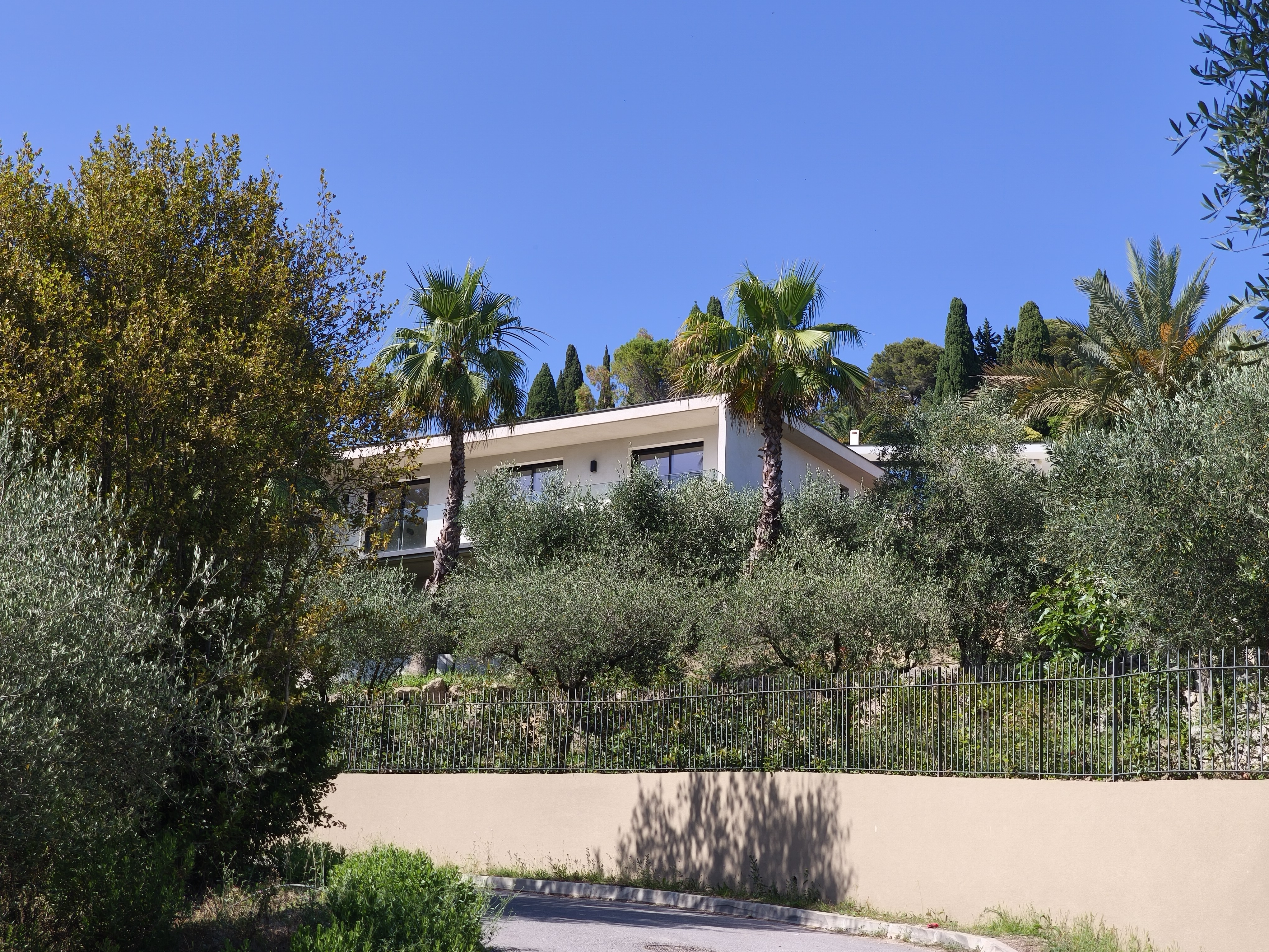 Rare in Mougins - New gated estate - 200m2 villa