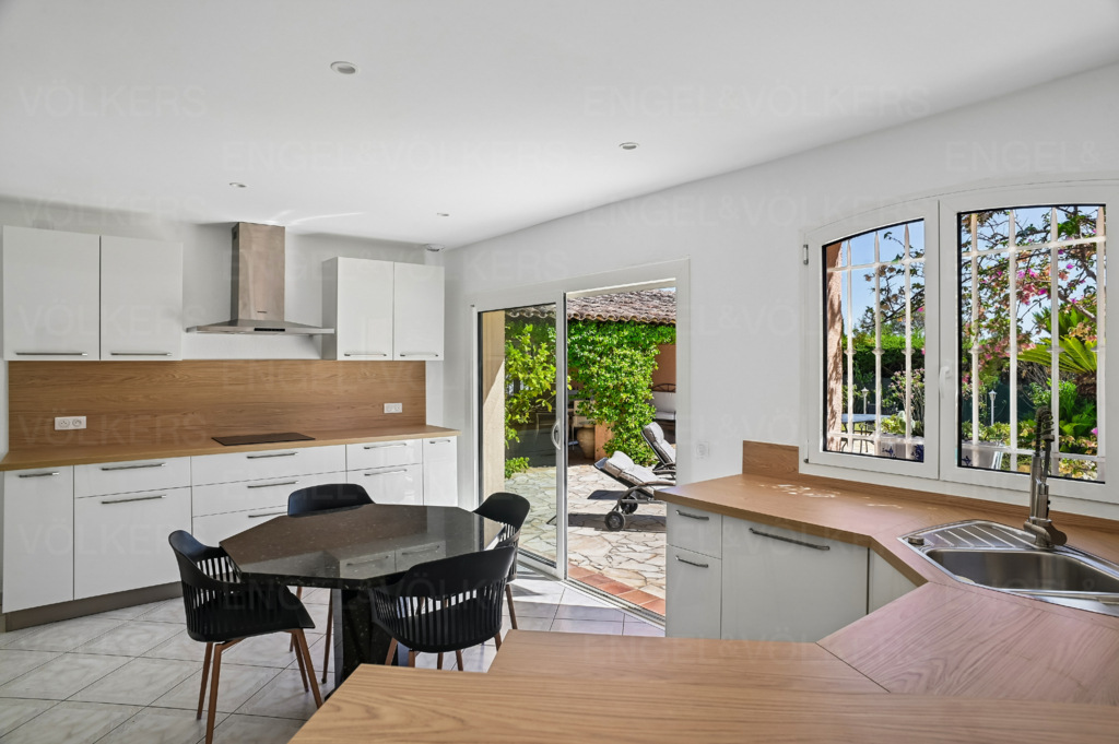 Renovated exceptional property with pool – total peace and quiet in Fréjus
