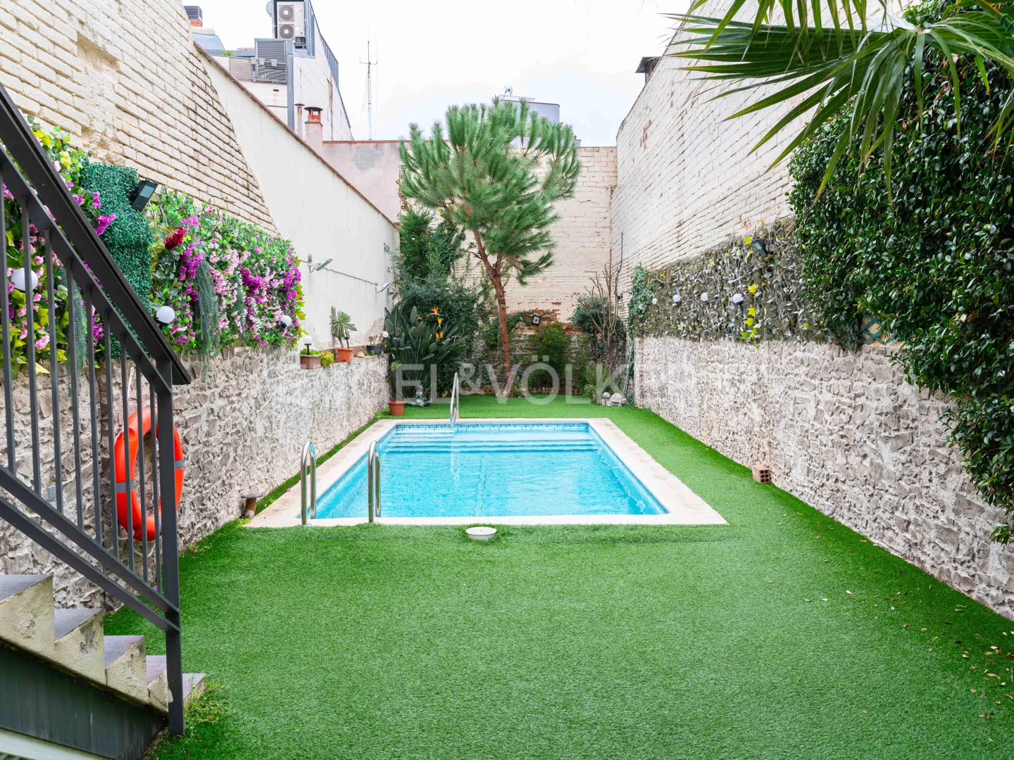 SPECTACULAR HOUSE IN THE CENTER OF TERRASSA
