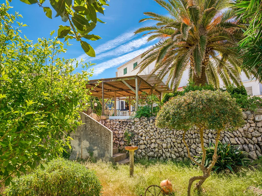 Bonita casa de pueblo, hostal y restaurante, en Es Migjorn, Menorca