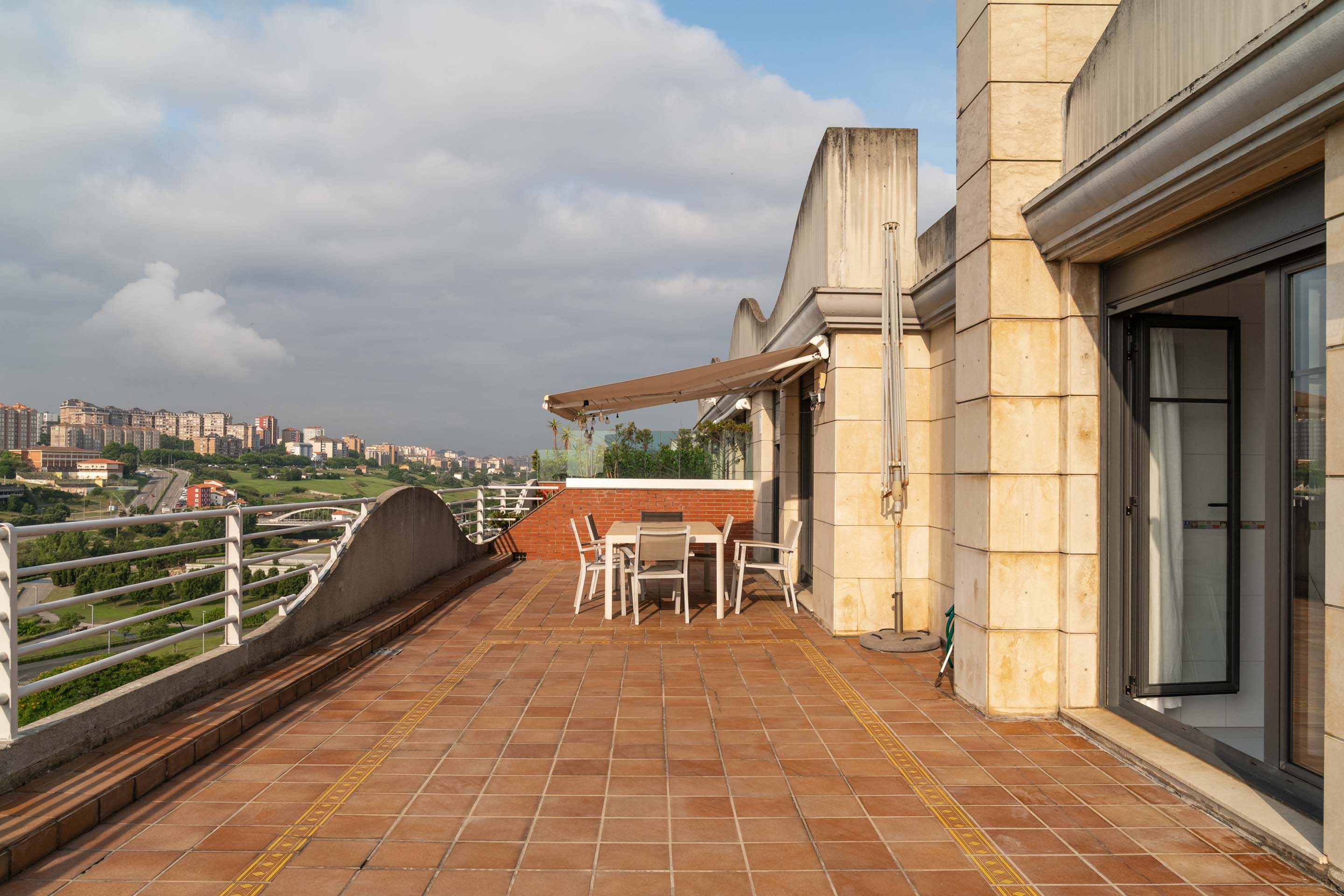Spectacular penthouse with large terrace and views of Las Llamas Park and El Sardinero