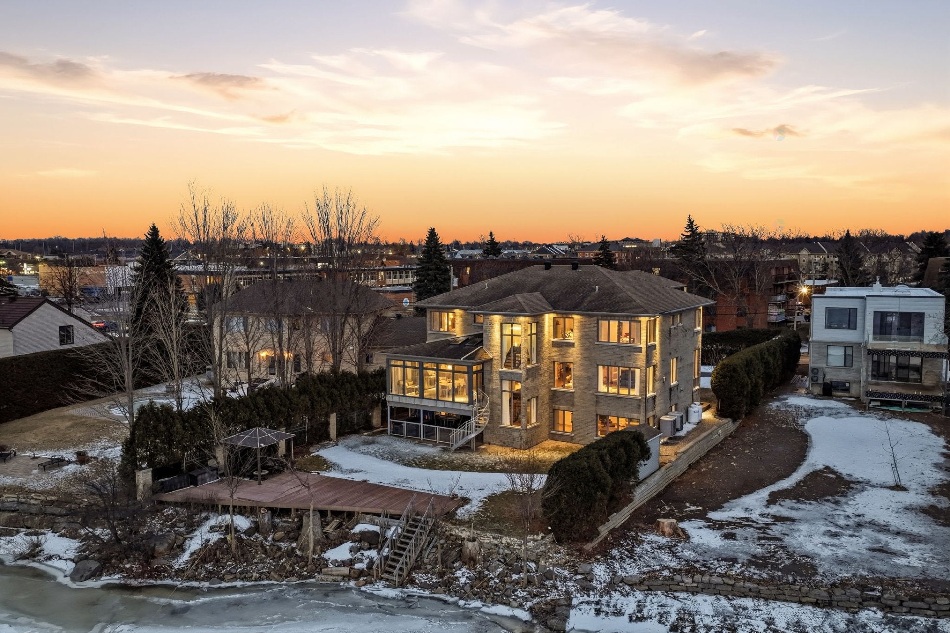 Stunning waterfront property combining luxury and comfort