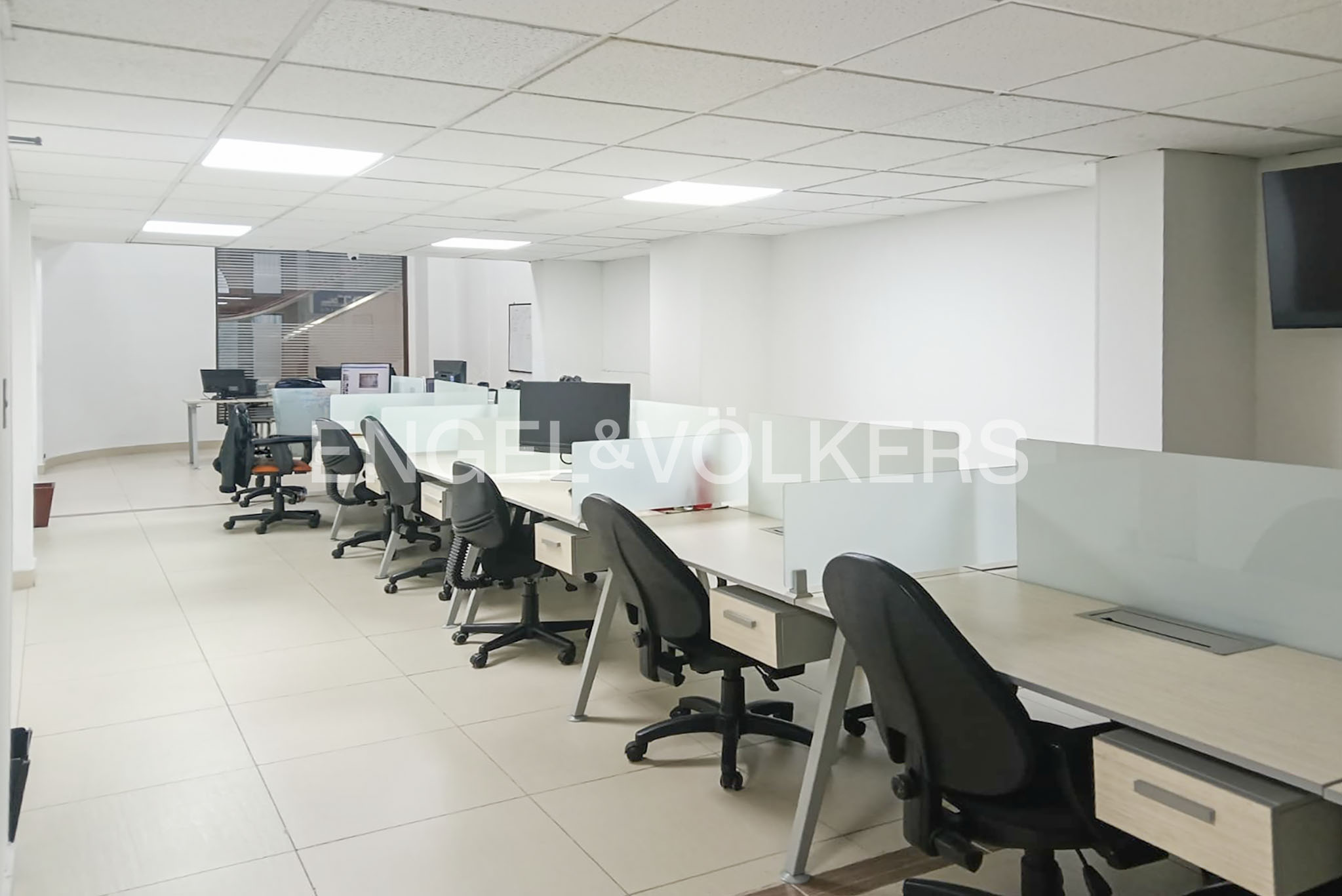 Arriendo oficina duplex 300m2 Dorado Plaza