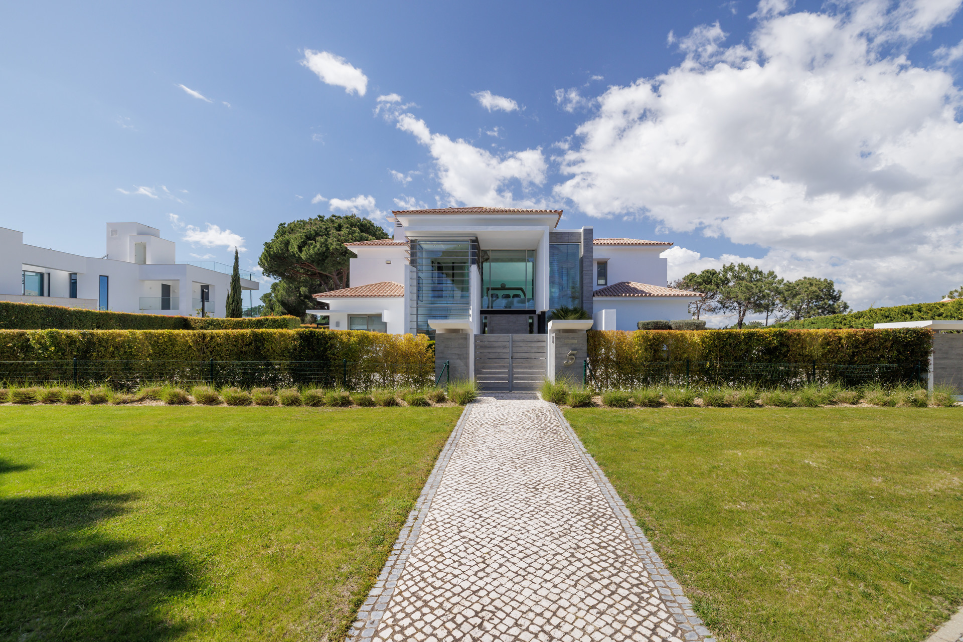 Stunning 7-Bedroom Villa with Prime Golf Course Views in Quinta do Lago