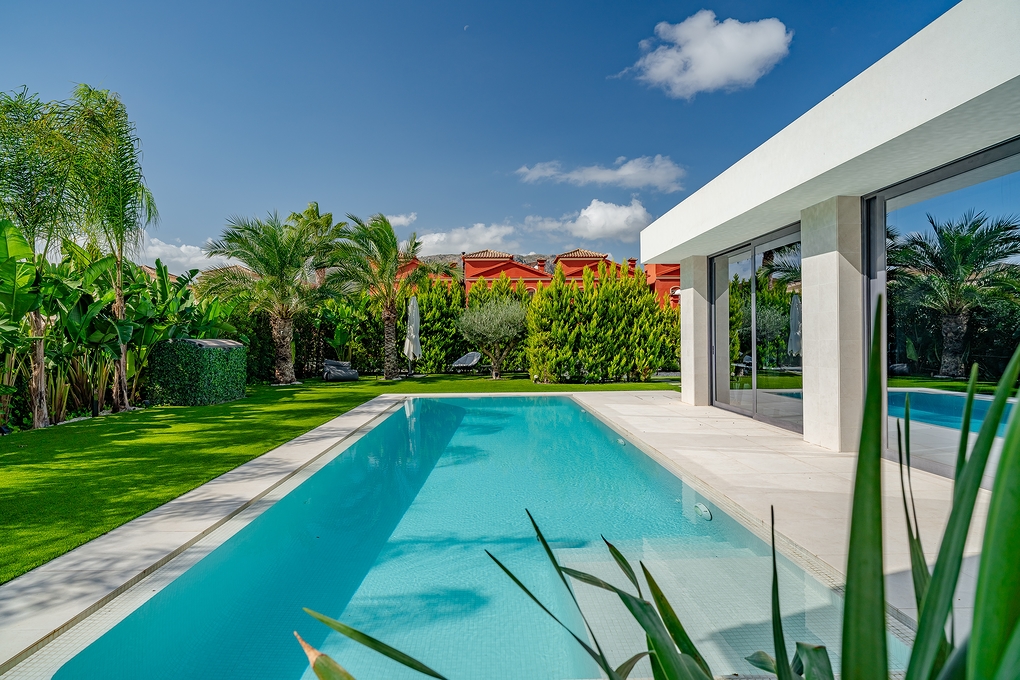 Key-Ready Private Oasis in Central Calpe