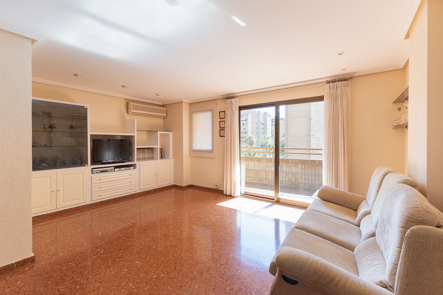 Bright home with garage on Guardia Civil Street