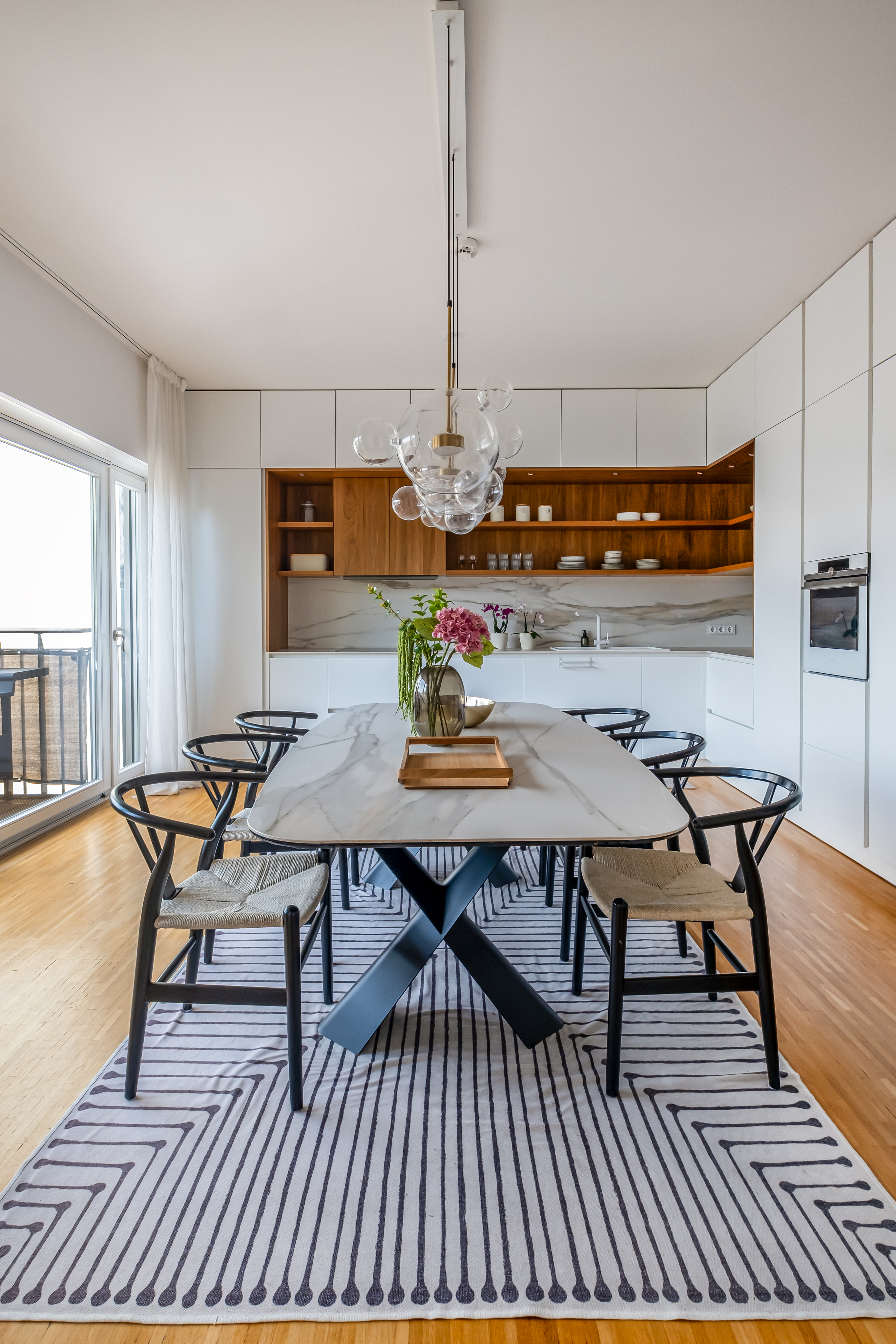 Spacious family apartment with charm, sophistication & south-facing balcony in Prenzlauer Berg