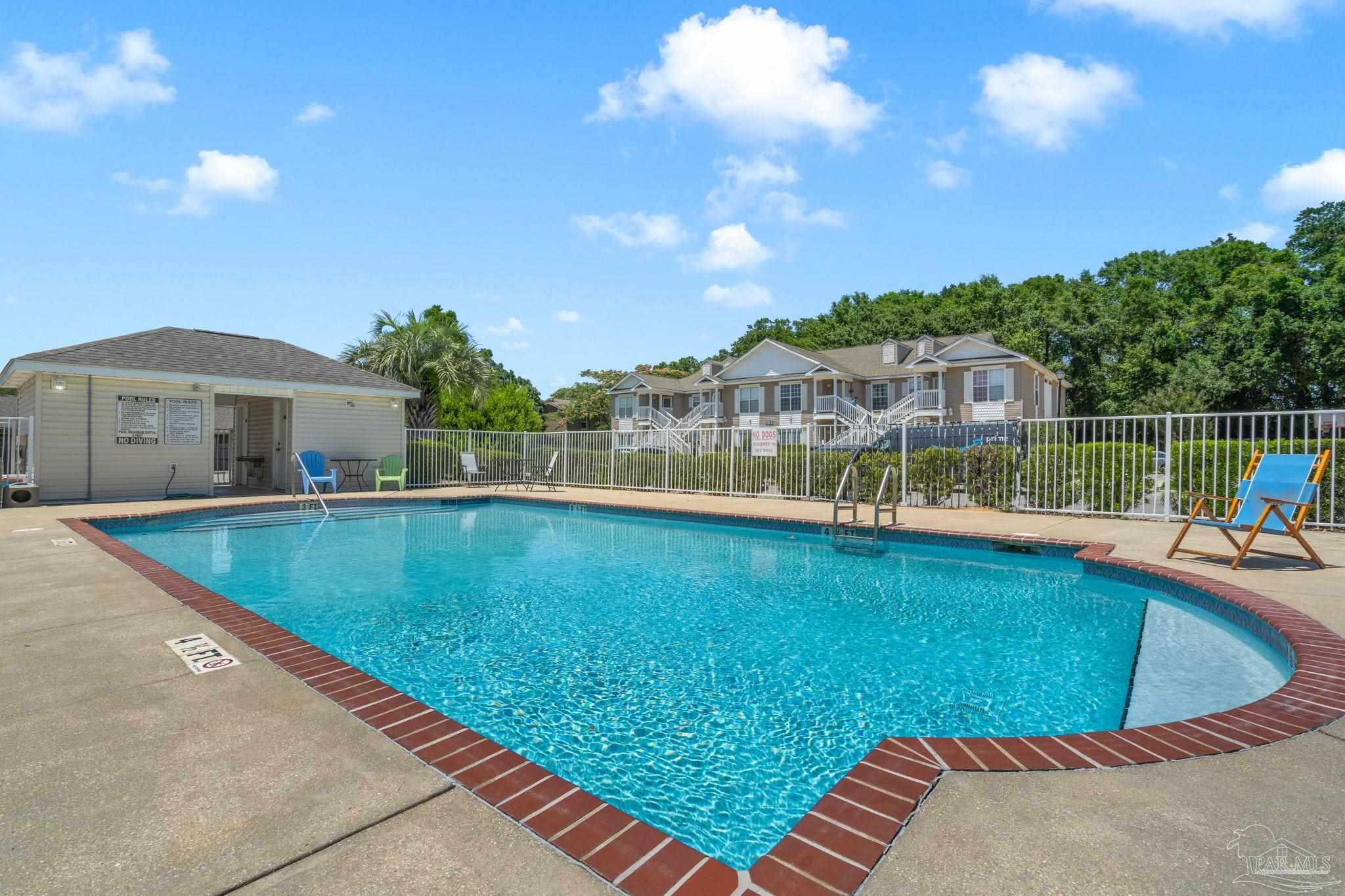 Updated Ground-Floor Condo, Prime Pensacola Location!