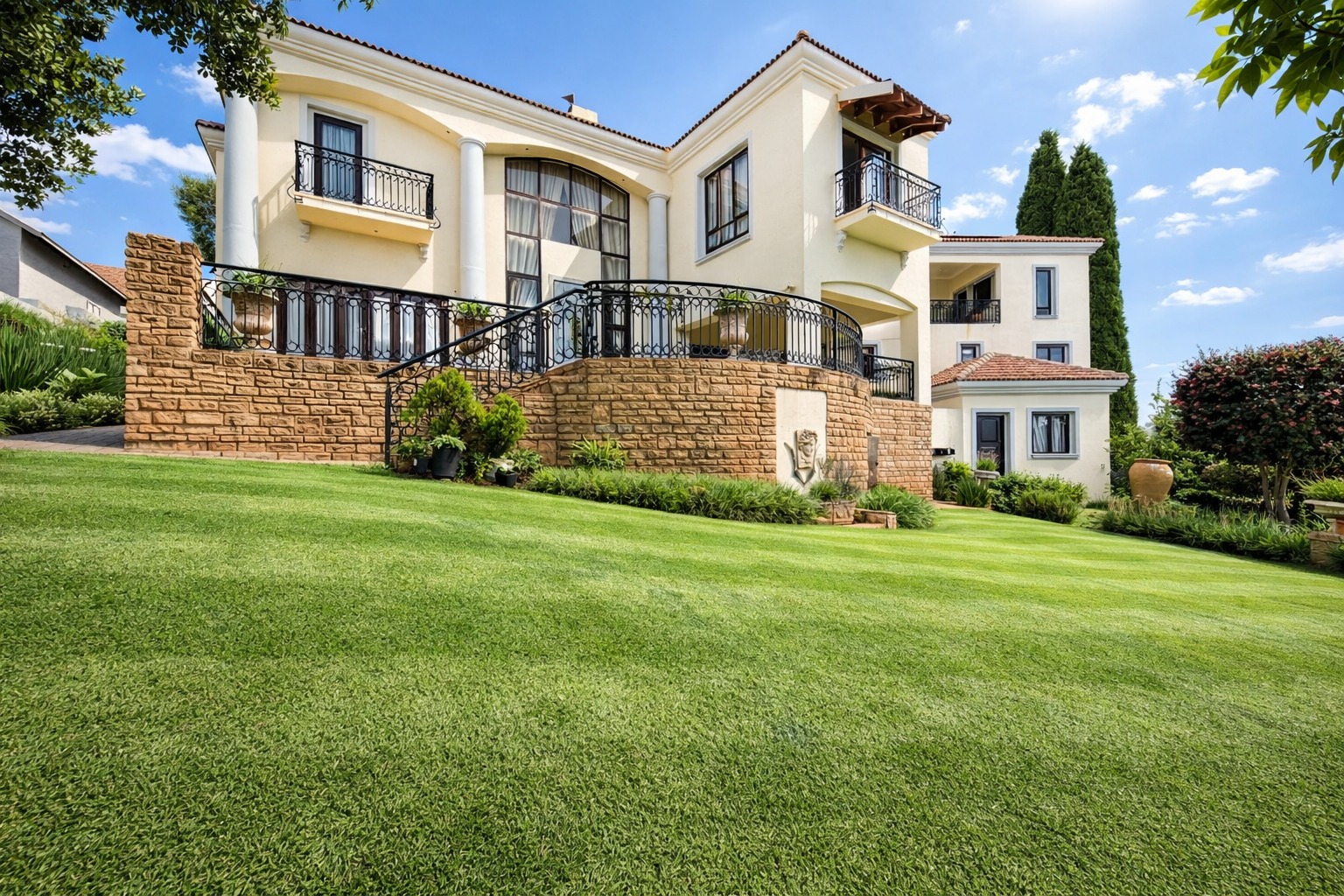 Stunning Five-Bedroom Home for Rent in Eastridge Place, Waterkloof Ridge