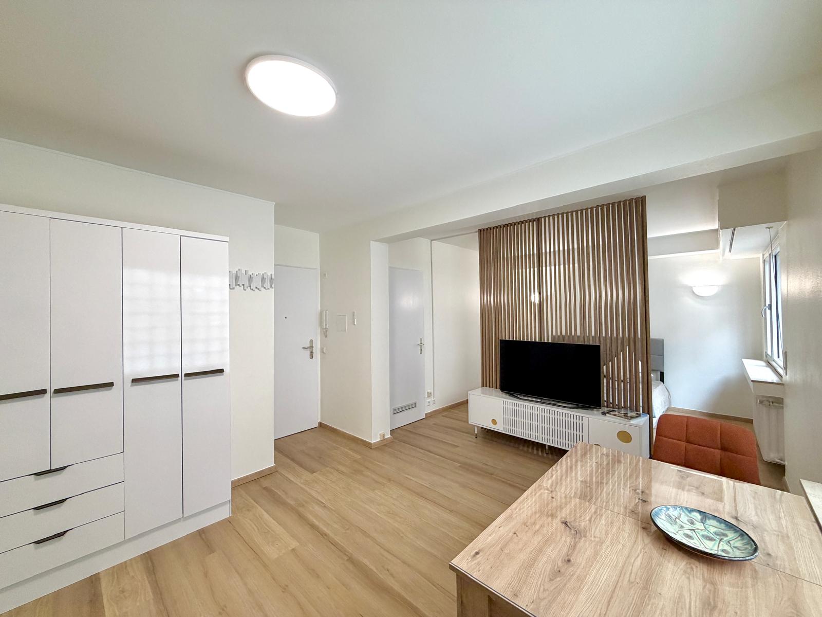 Renovated, furnished studio in the city center