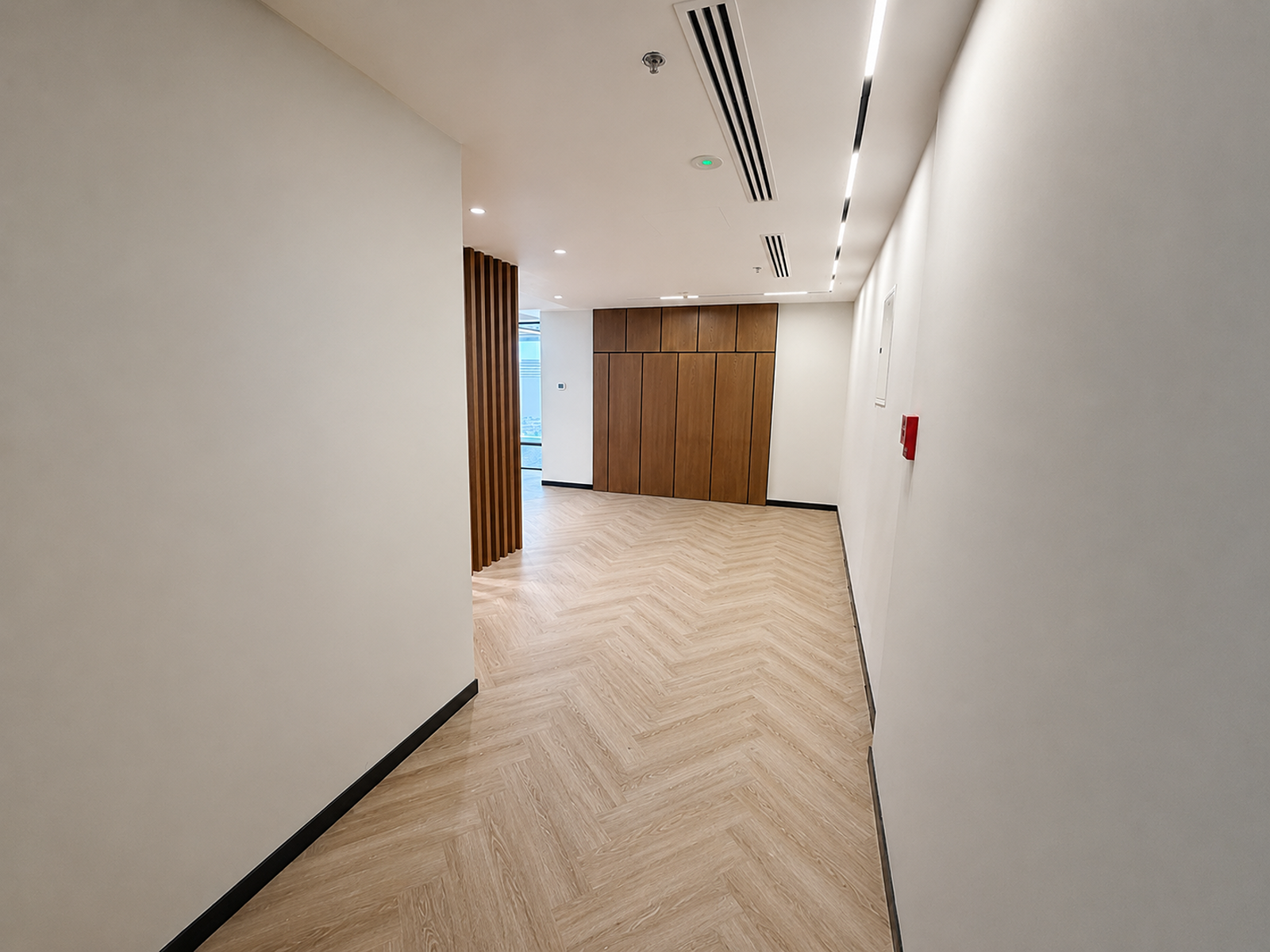 Corner Unit | Fully Fitted | Vacant