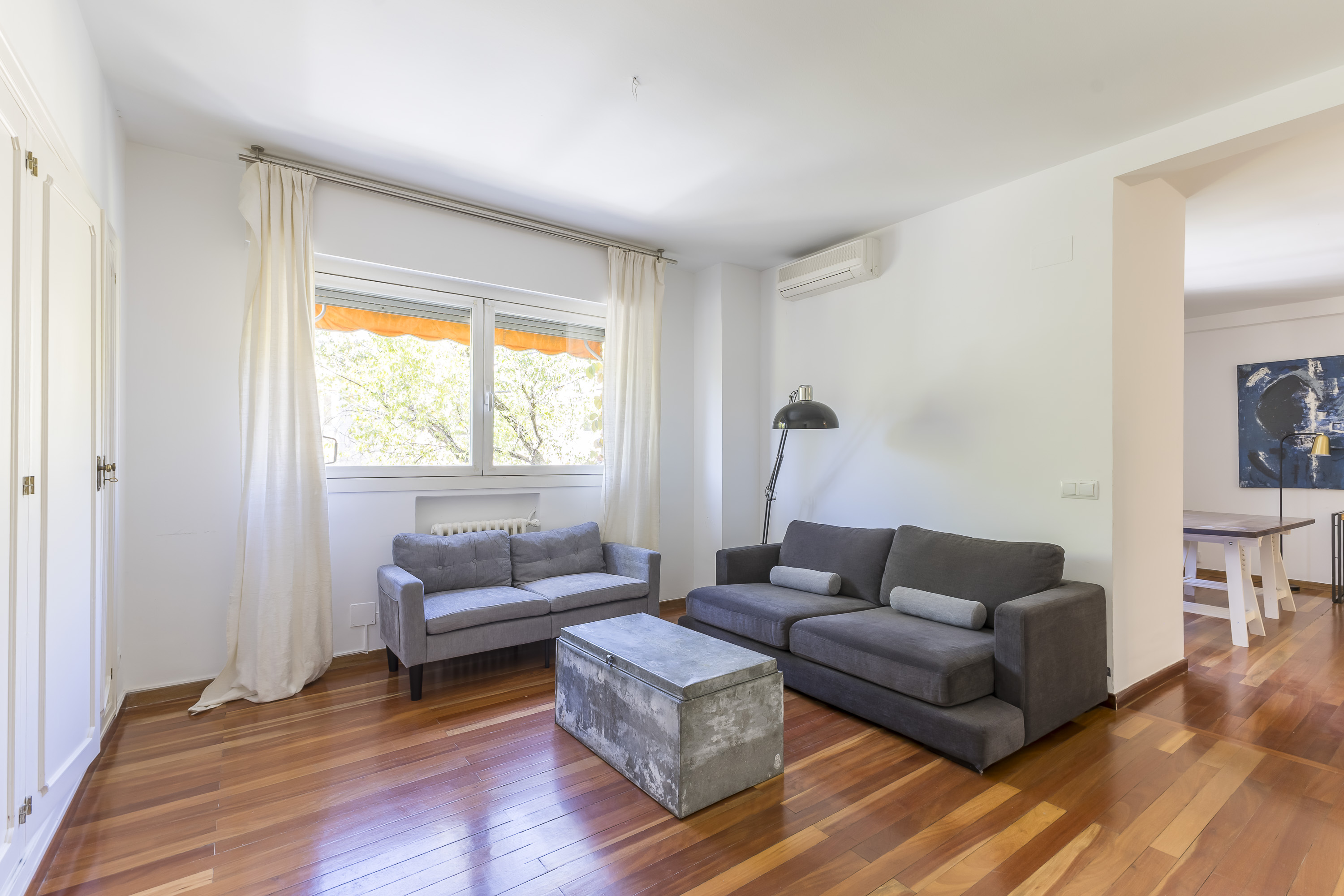 Spacious, bright apartment with a pool in a peaceful location in El Viso