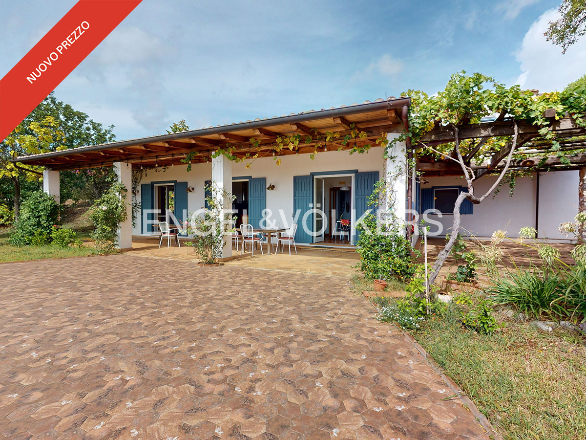 Panoramic farmhouse with pool in the Aurunci Mountains Park