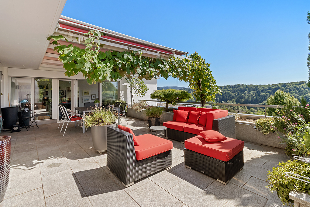 Stilvolle Attika-Terrassenwohnung mit Panoramasicht