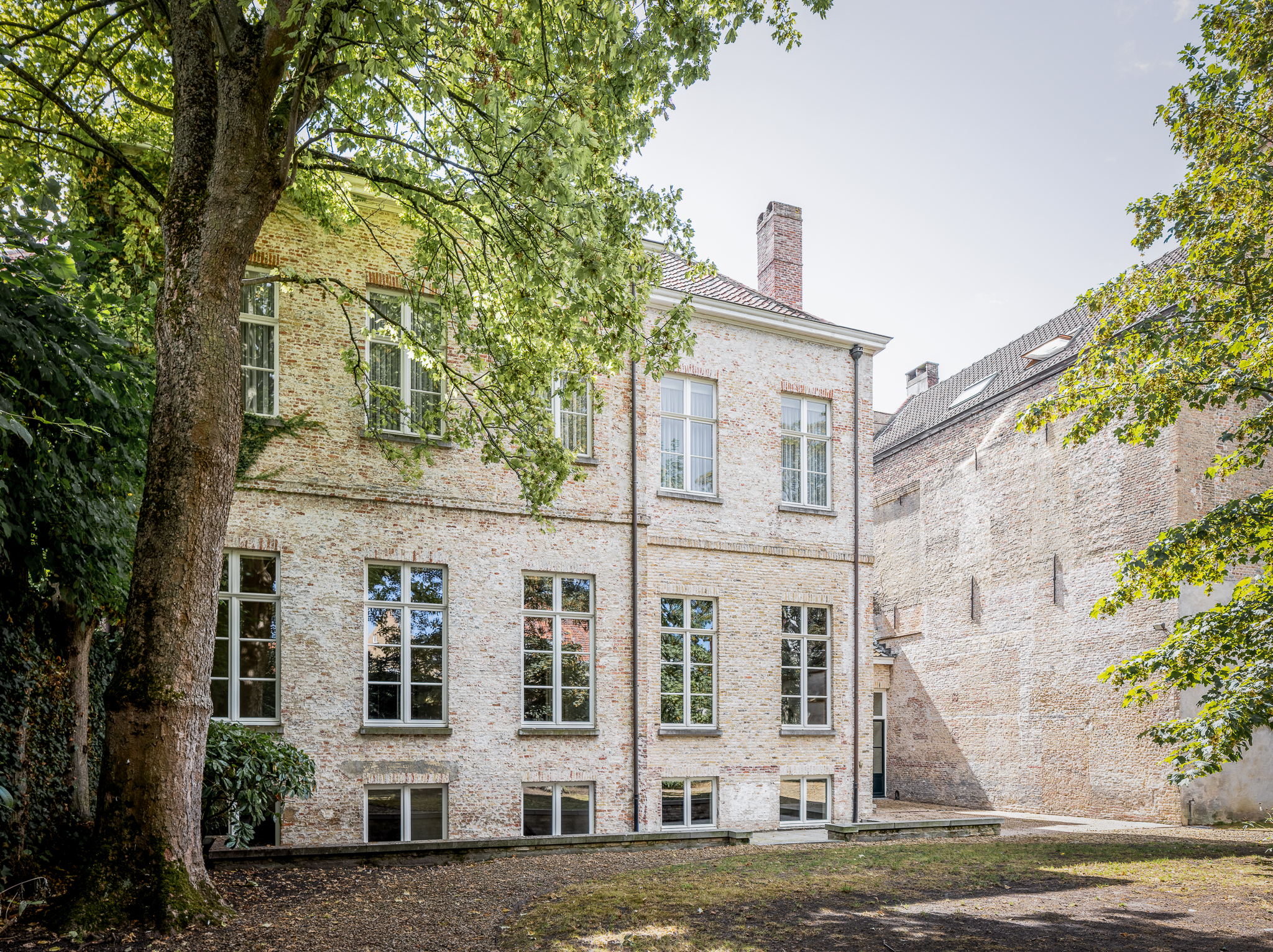 Demeure de maître monumentale avec jardin arboré