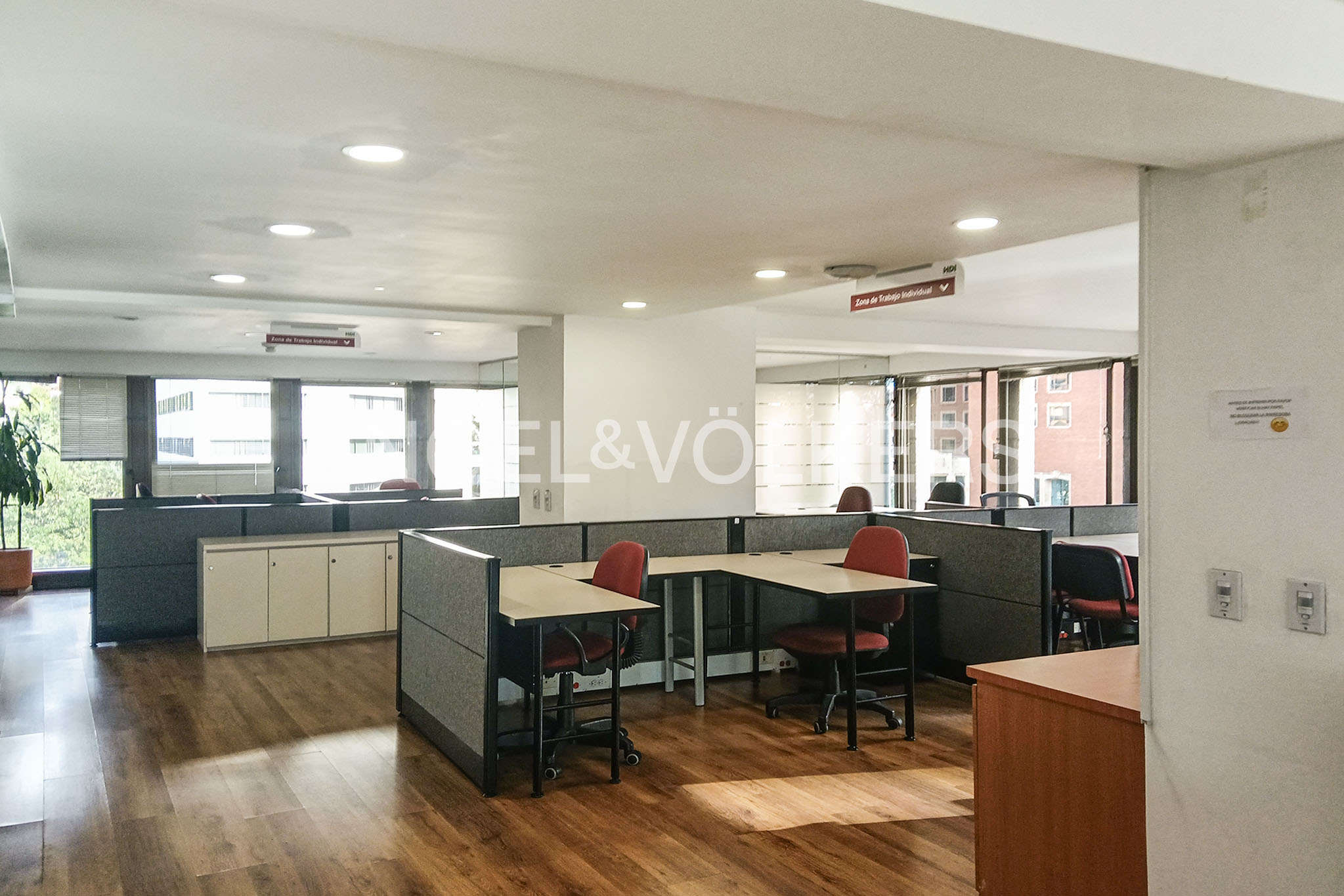 Venta excelente oficina amoblada 220m2 Av.Chile