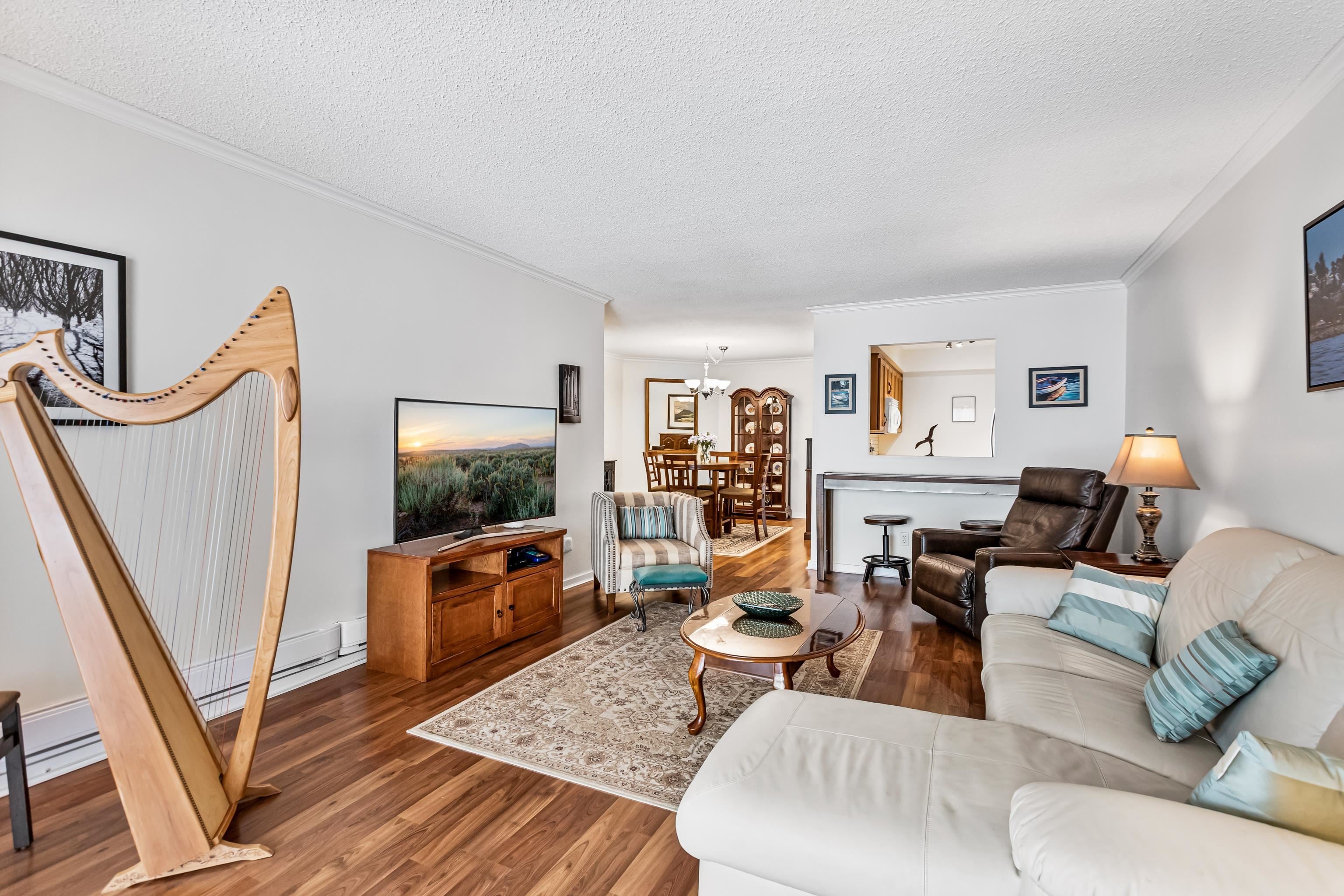 2-Bedroom, 2-Bath Condo  in White Rock!