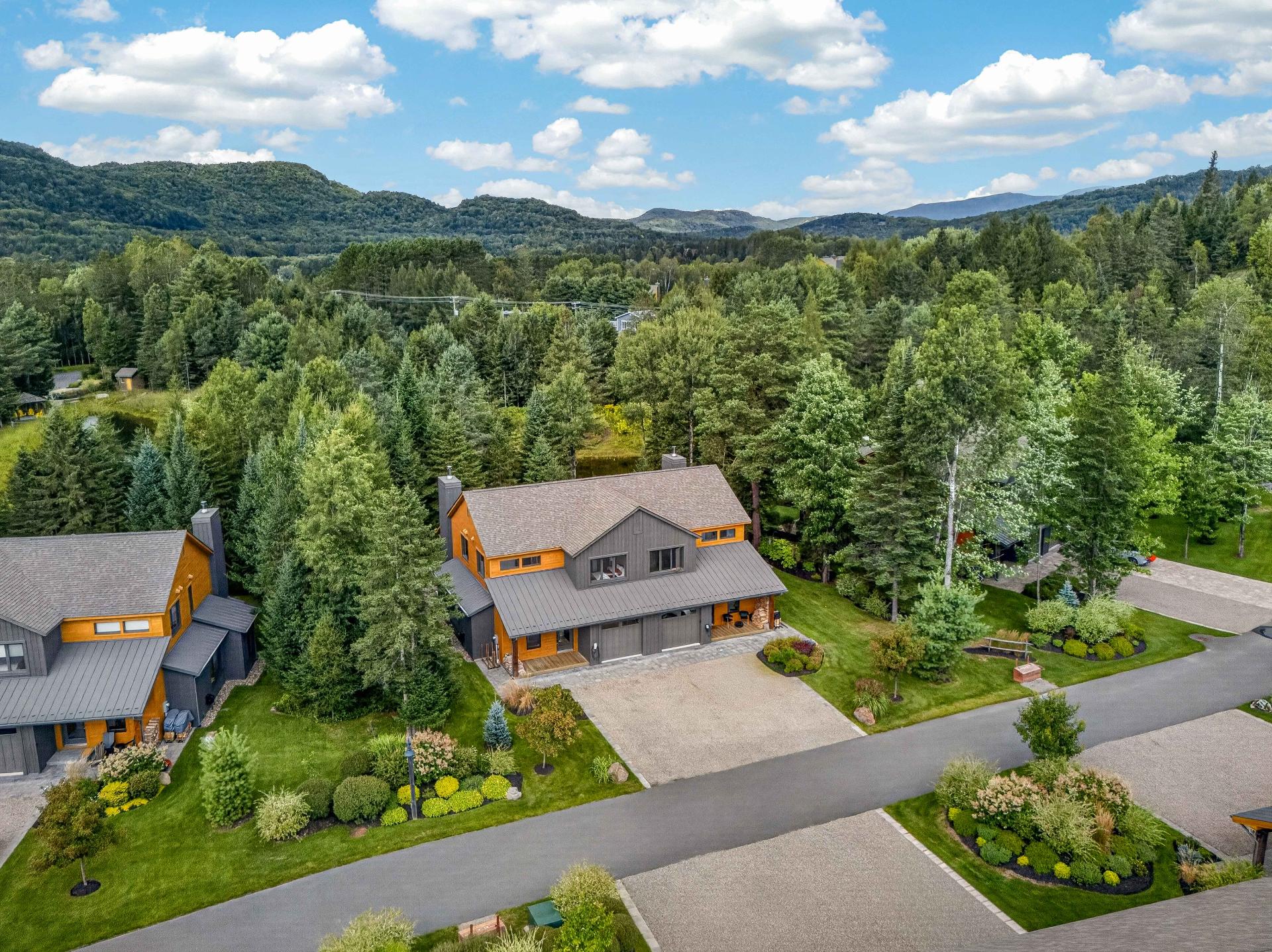 Unique 4-bedrooms on the prestigious Le Maître Golf course