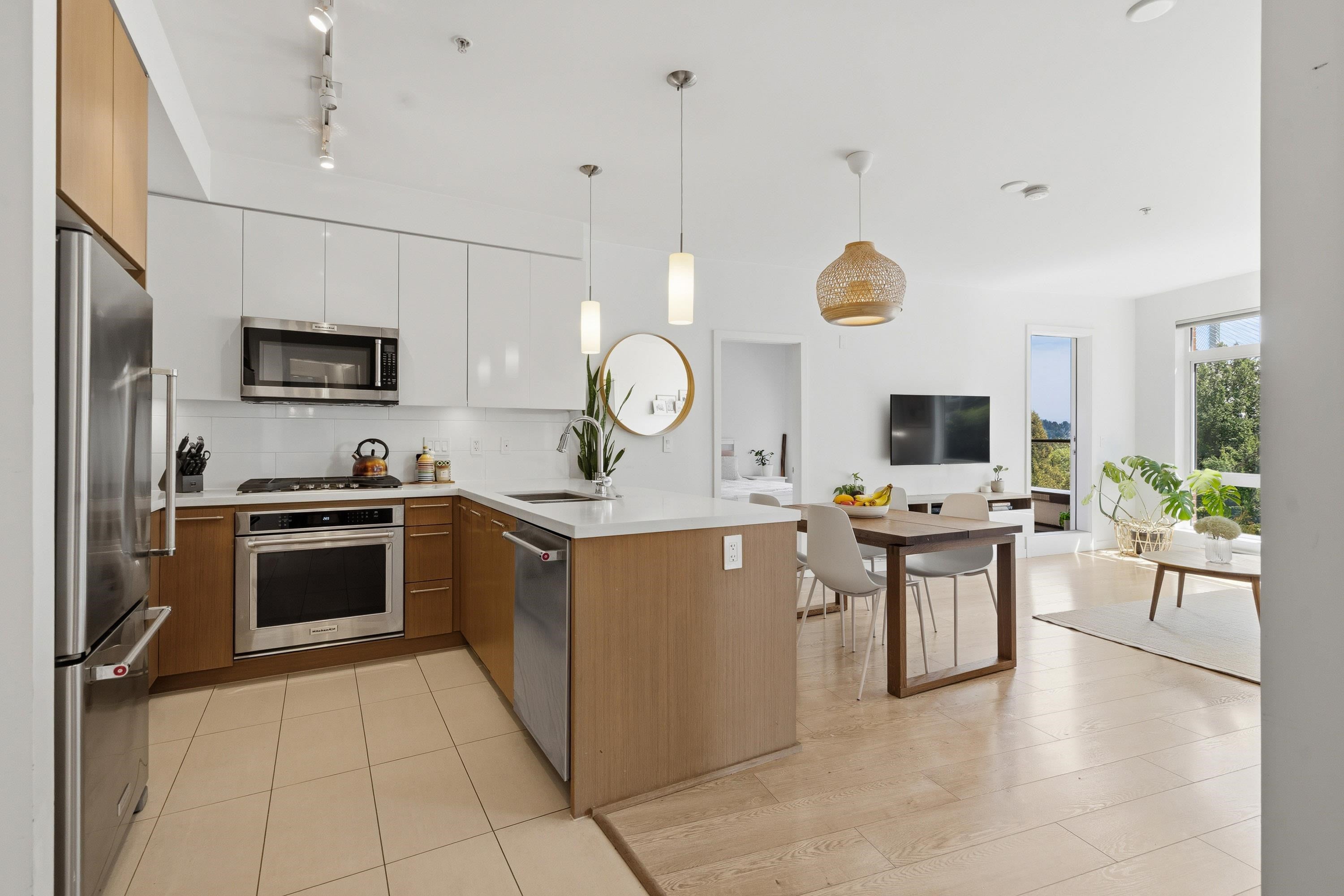 2-Bedroom + Den at The Lookout @ Victoria Hill!