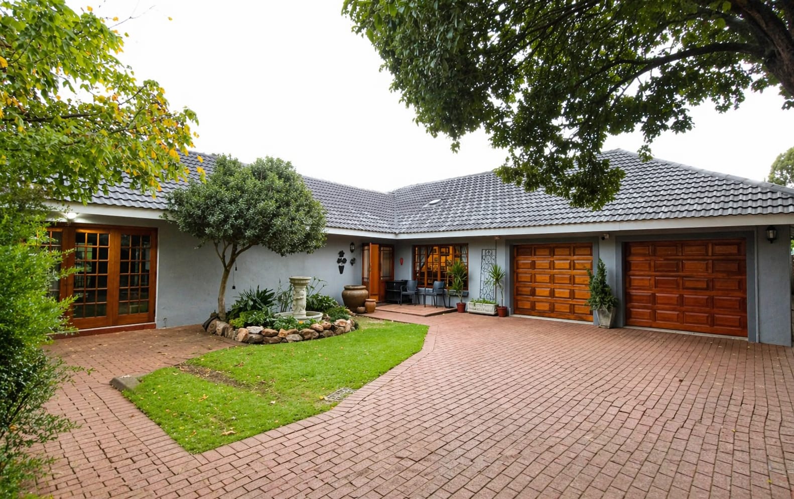 Oewersig Spacious Character-Filled Family Home Close to NWU