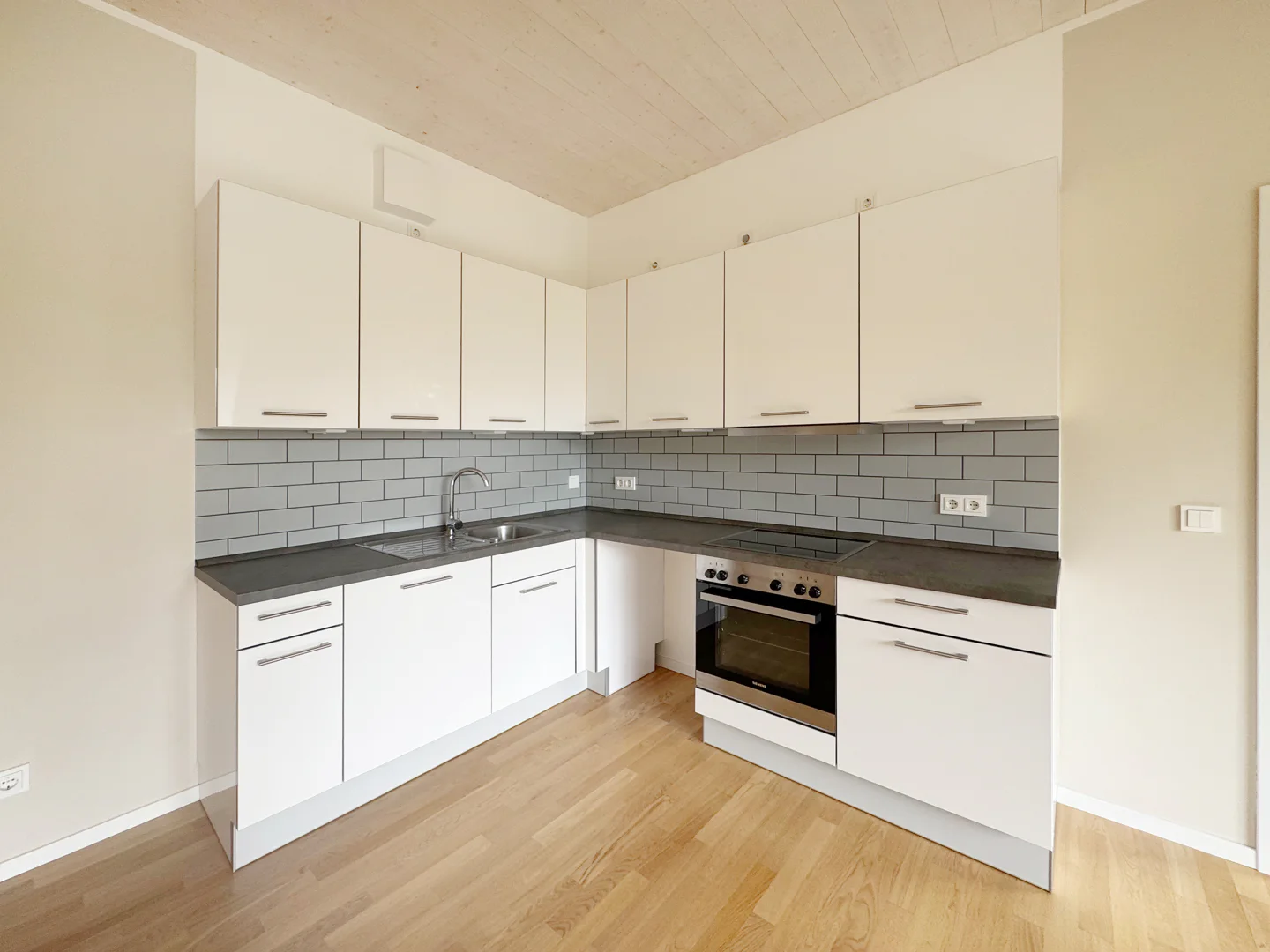 Lichtdurchflutete Dachgeschosswohnung mit privater Aufdachterrasse - Foto 5
