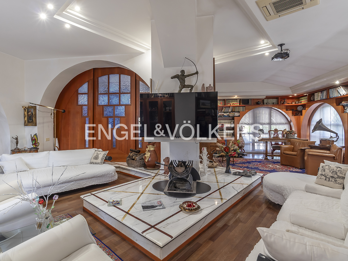 Bare ownership. Portion of farmhouse in the Casetta Mattei area