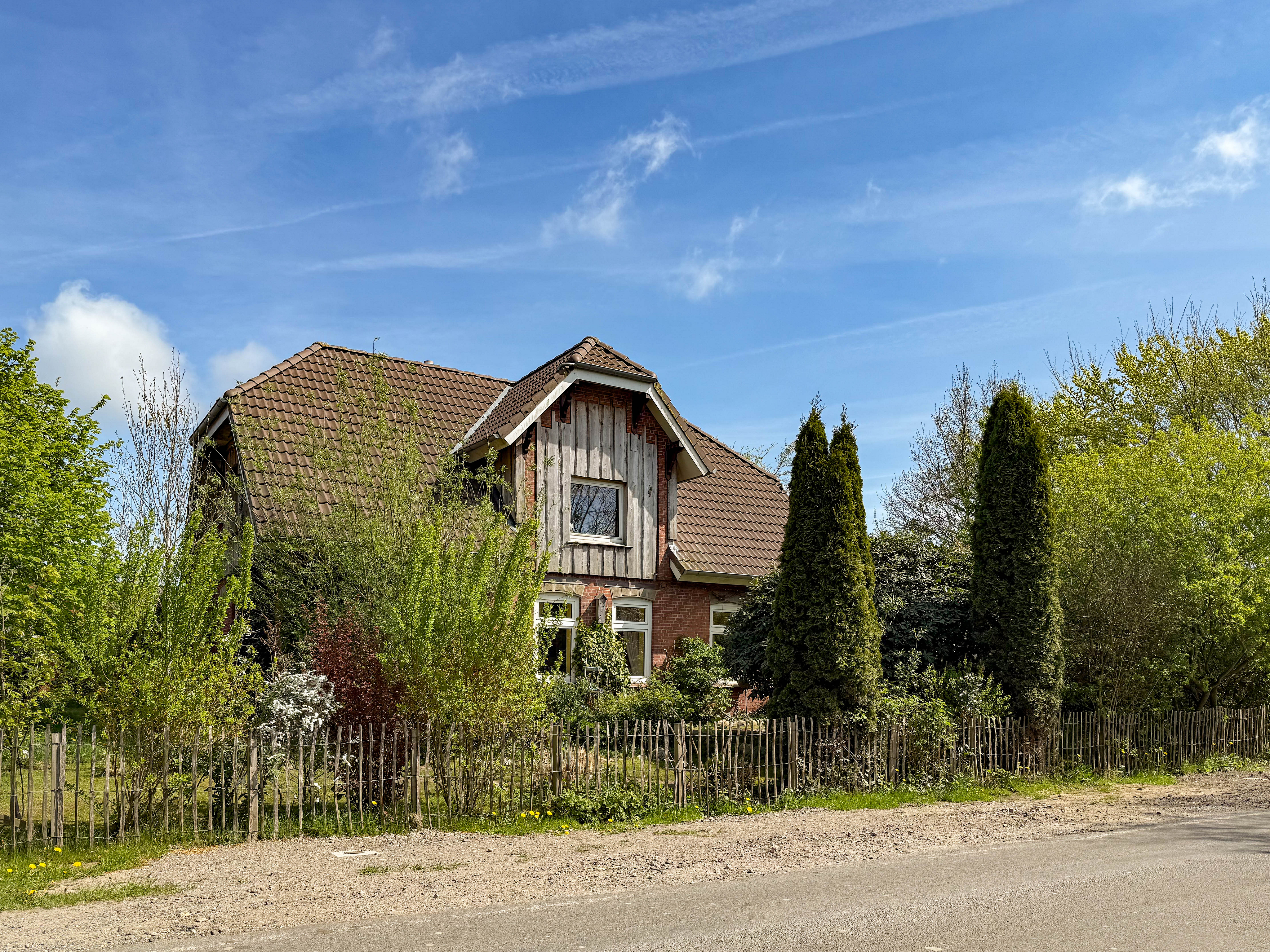 Einzigartiges Anwesen mit Mehrfamilienhaus, Reitanlage & großem Entwicklungspotenzial in Drage, Schleswig-Holstein