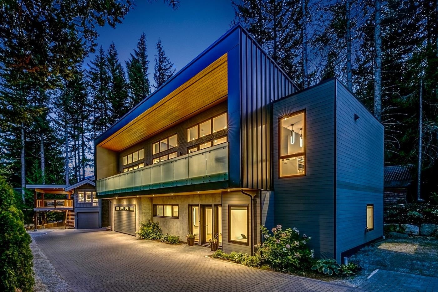 Private and Modern Mountain Getaway!