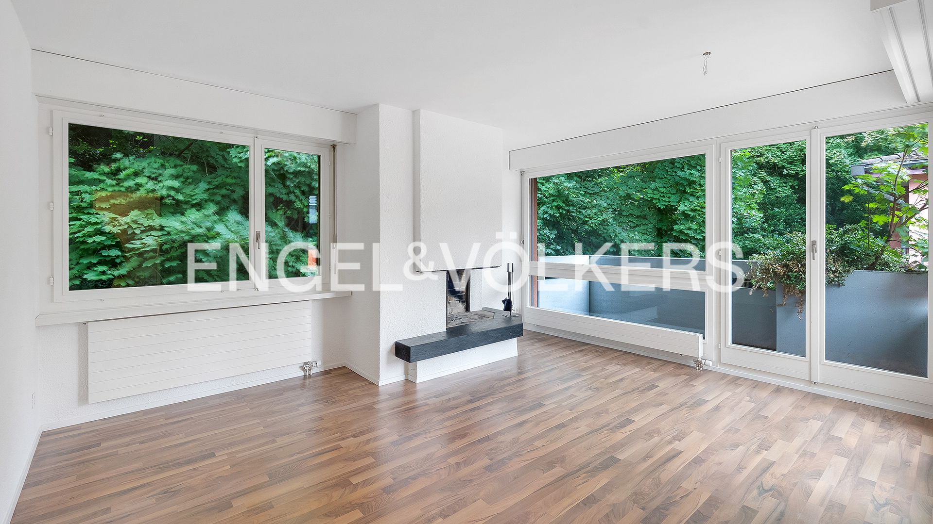 Charmingly renovated penthouse gem in Zurich Enge