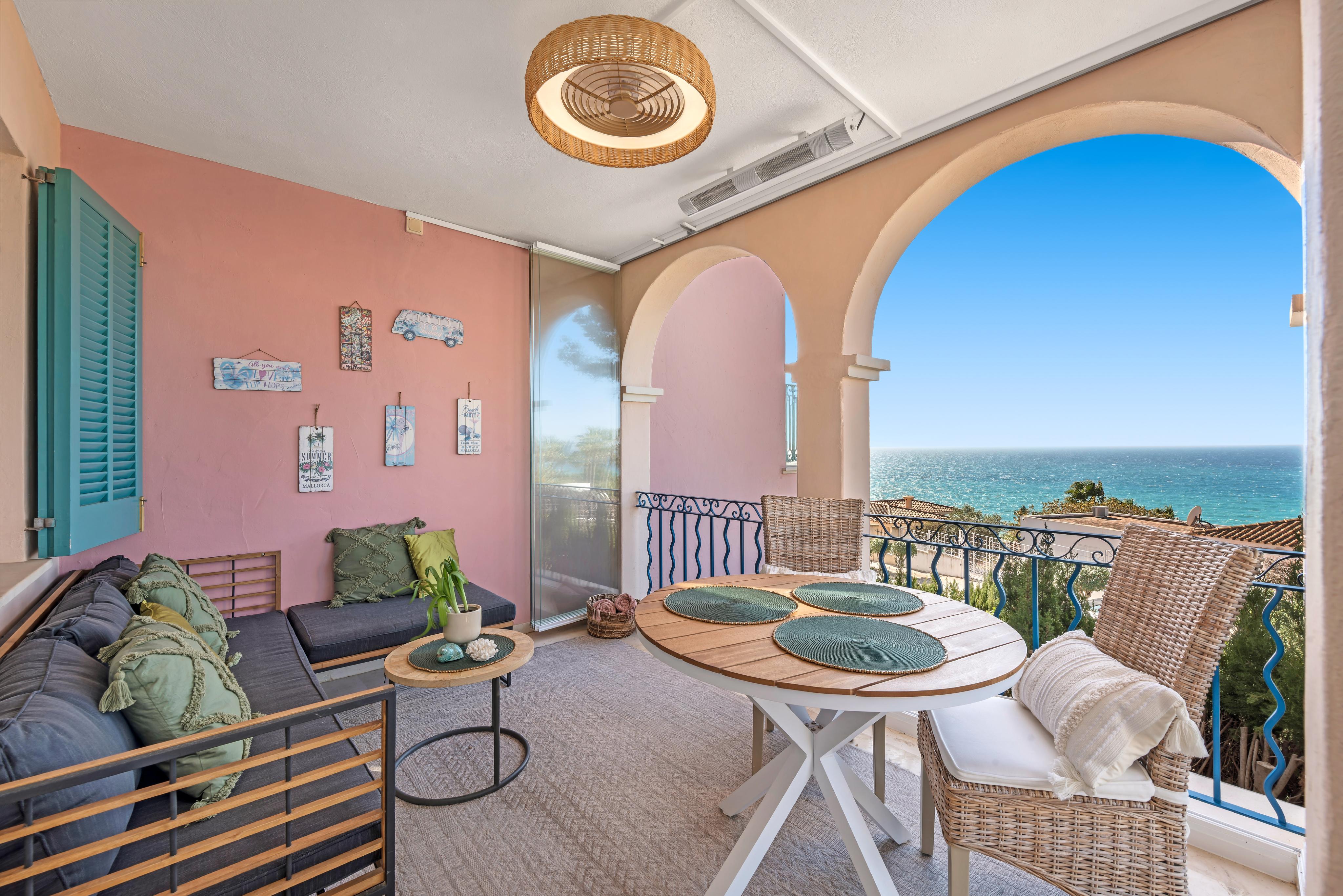 Stylish sea view apartment with Mediterranean flair in Nova Santa Ponsa