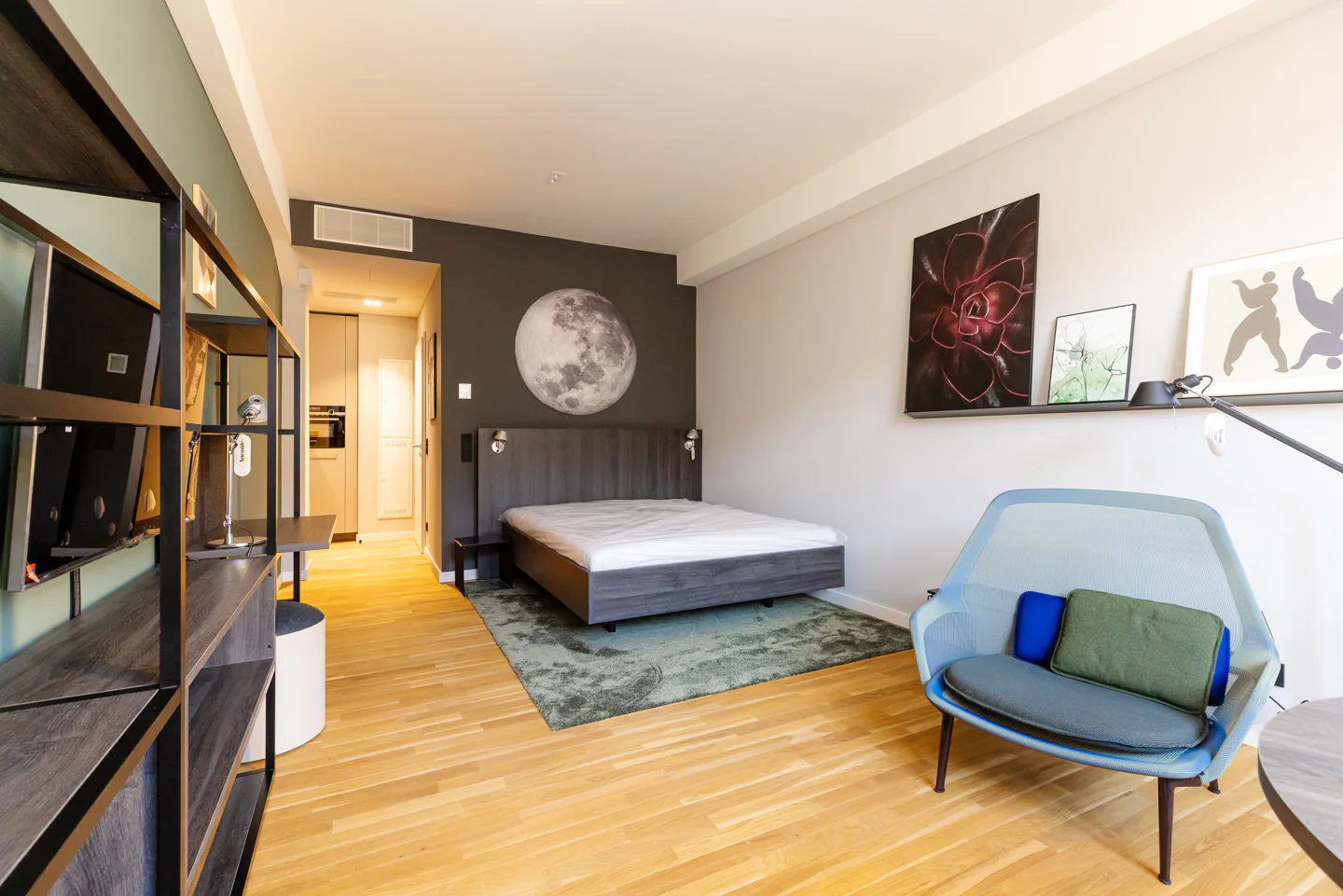 High-End Premium Studio-Apartment in the Heart of Frankfurt – Fully Furnished - Photo 2
