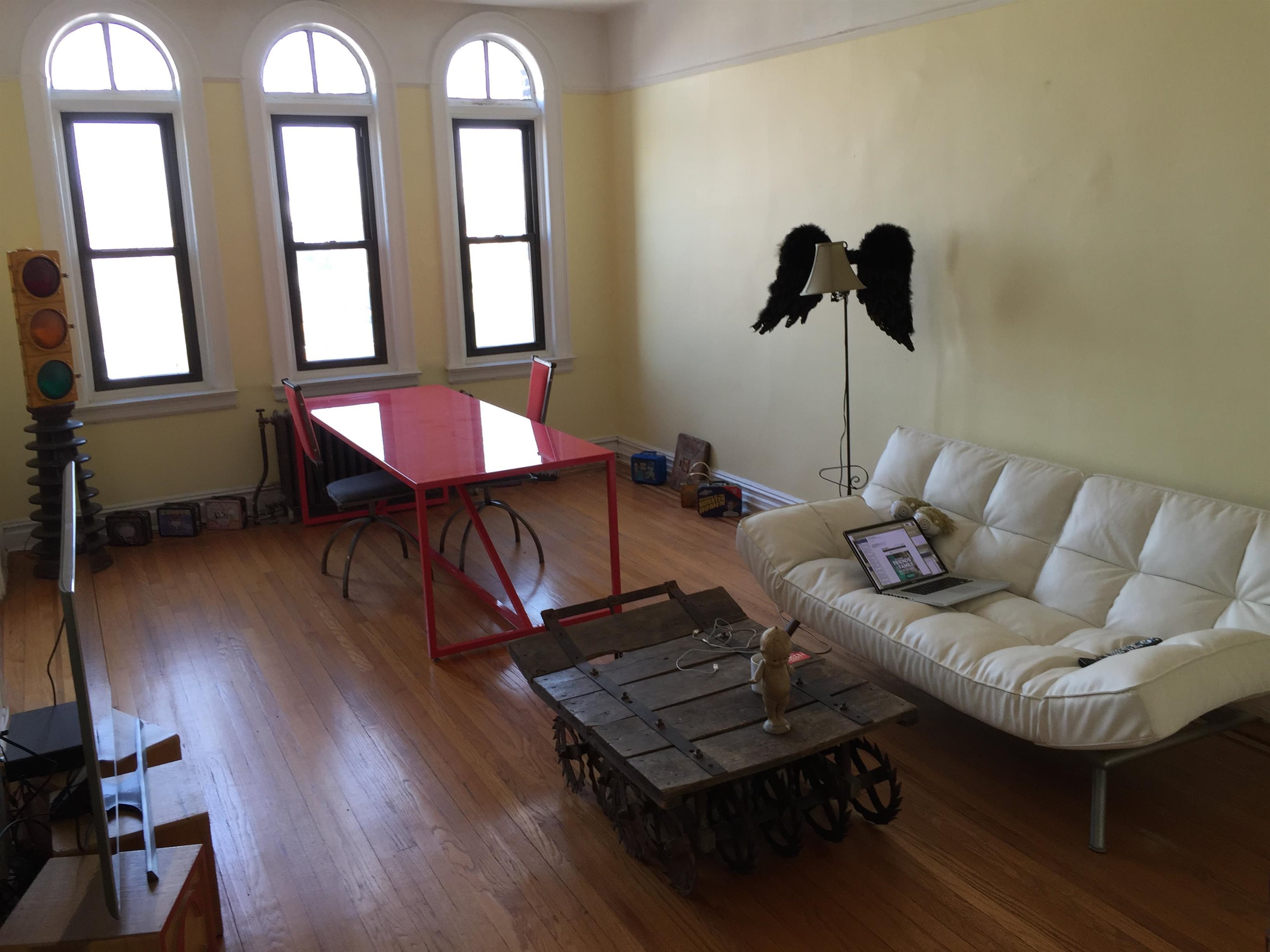 Charming Condo in Gloria Gables!
