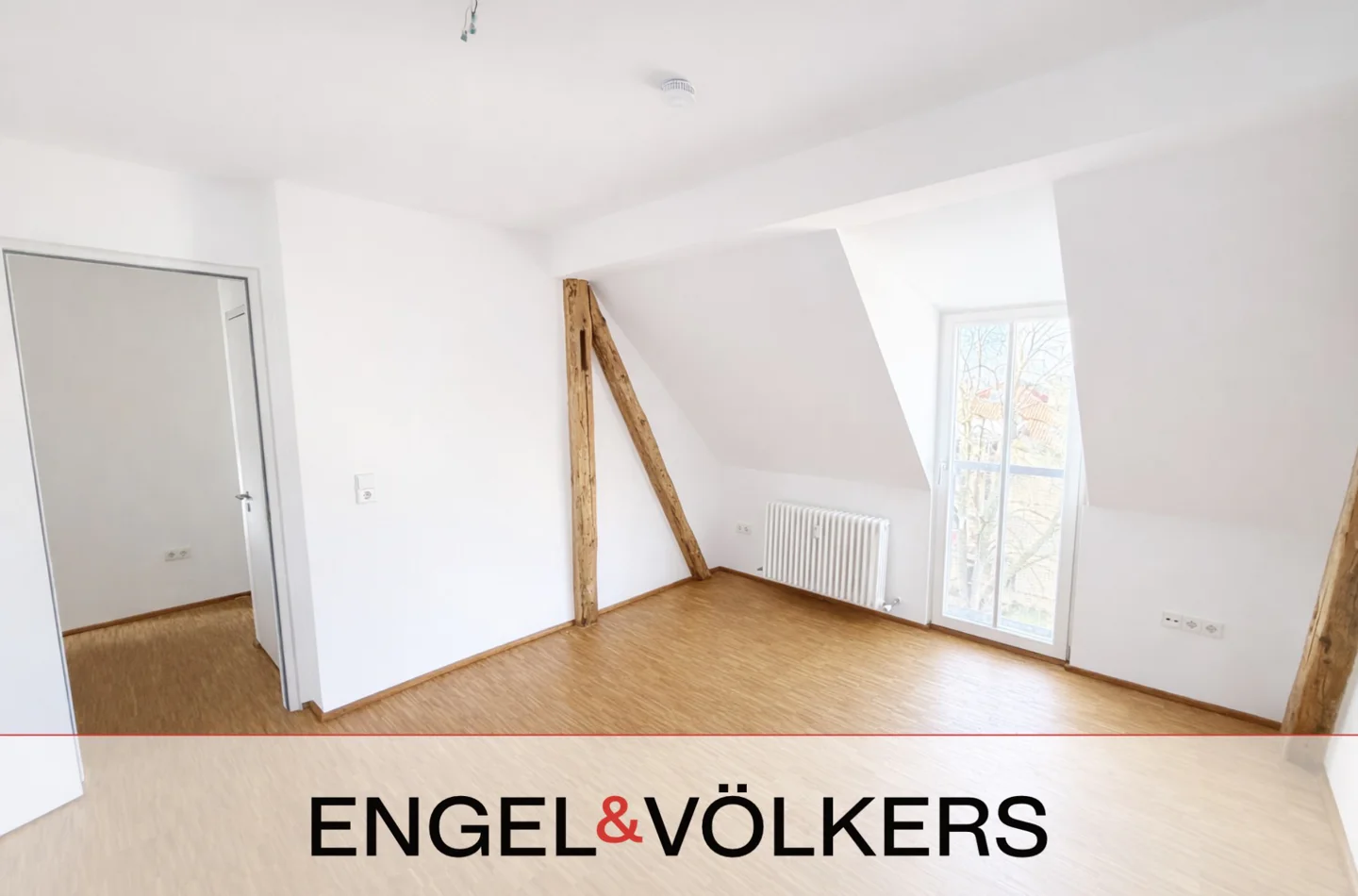 Exklusiv wohnen im Darmstädter Martinsviertel: Stilvoll sanierte Altbauwohnung mit Parkettboden, Balkon & ruhigem Flair - Foto 3