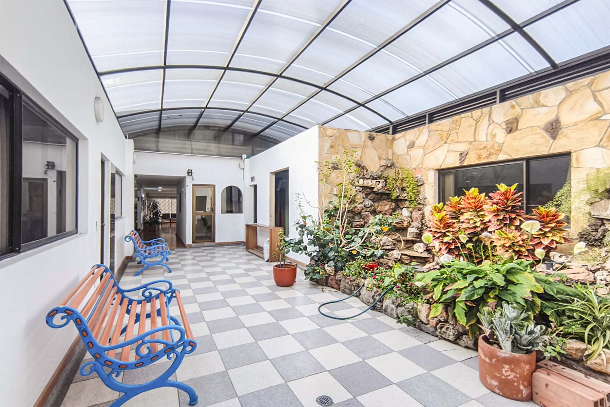 Casa residencial y comercial para venta en Pontevedra